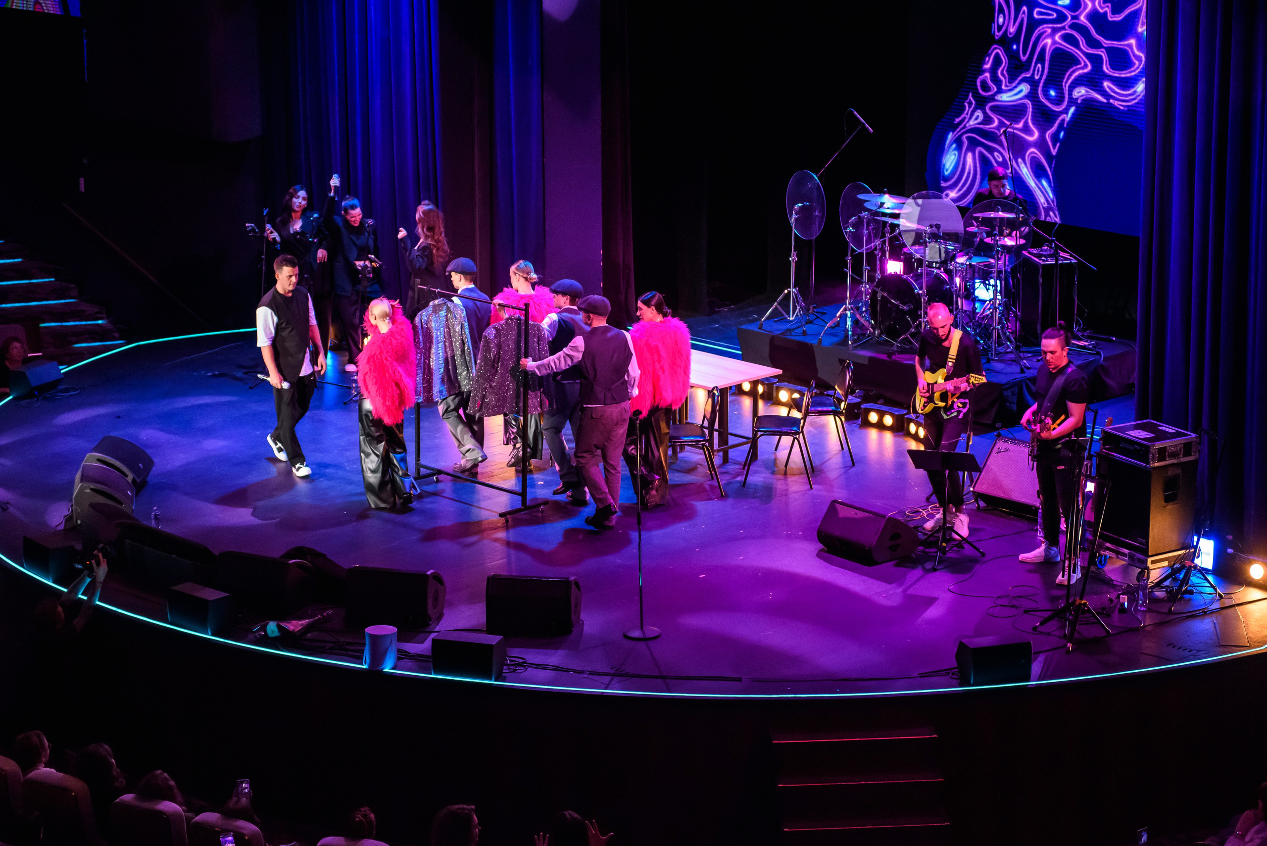 Кирилл Туриченко — Вегас Сити Холл. Бренд-фотограф для экспертов и блогеров в Москве Влада Горбовская