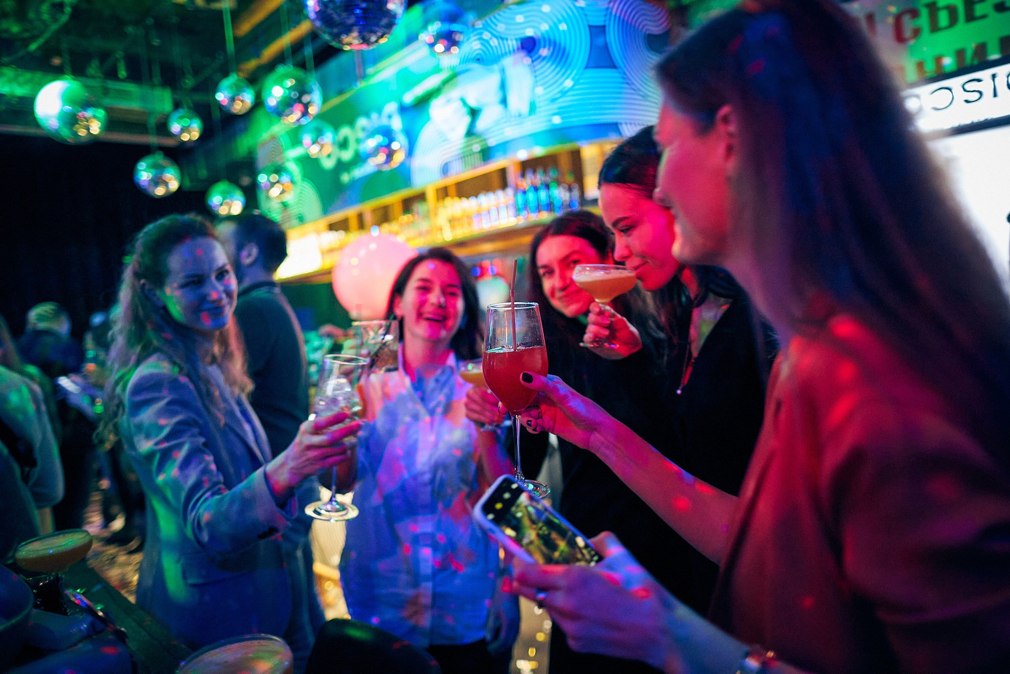 репортажная съёмка живой музыки и выступлений в клубе