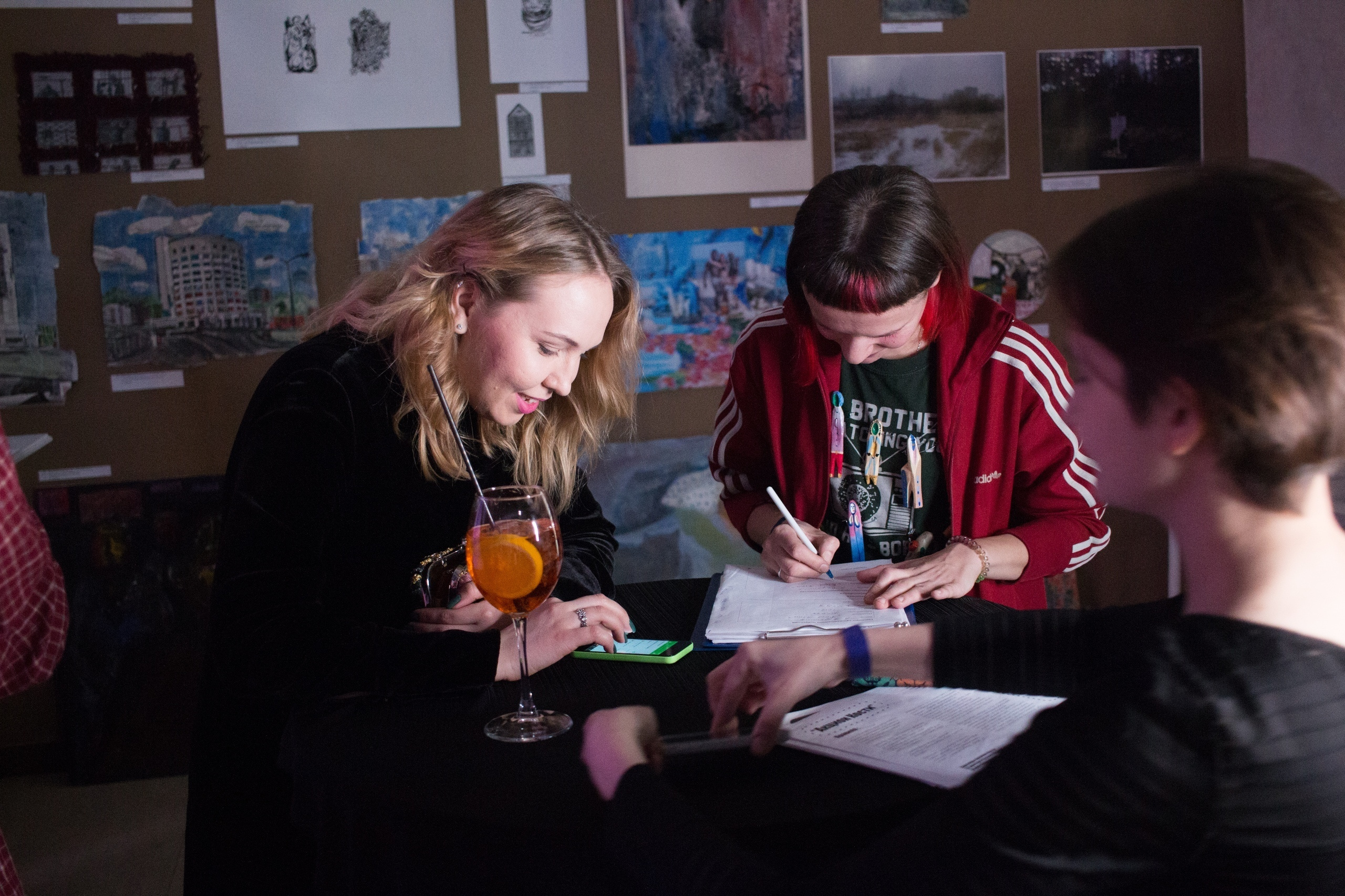 Акцион Кости. Акцион Кости - это игра на произведения искусства