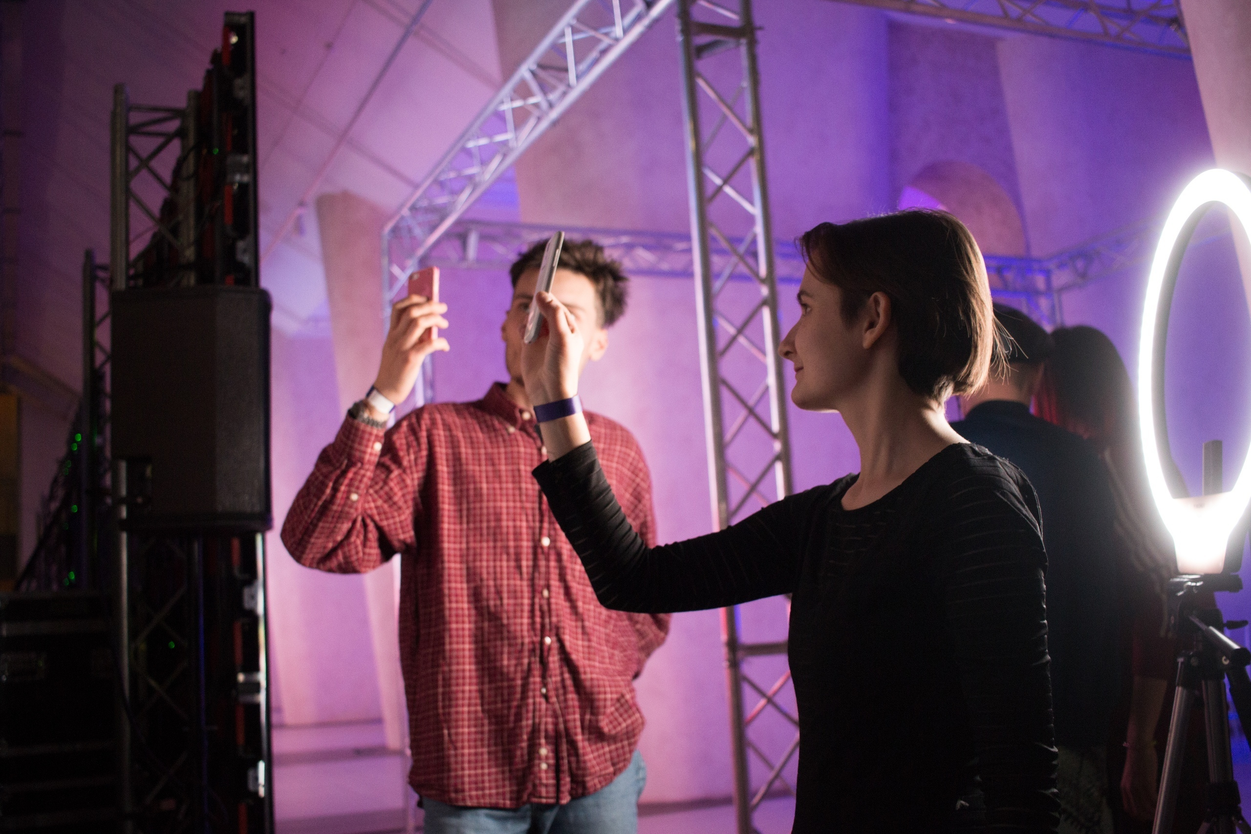 Акцион Кости. Акцион Кости - это игра на произведения искусства