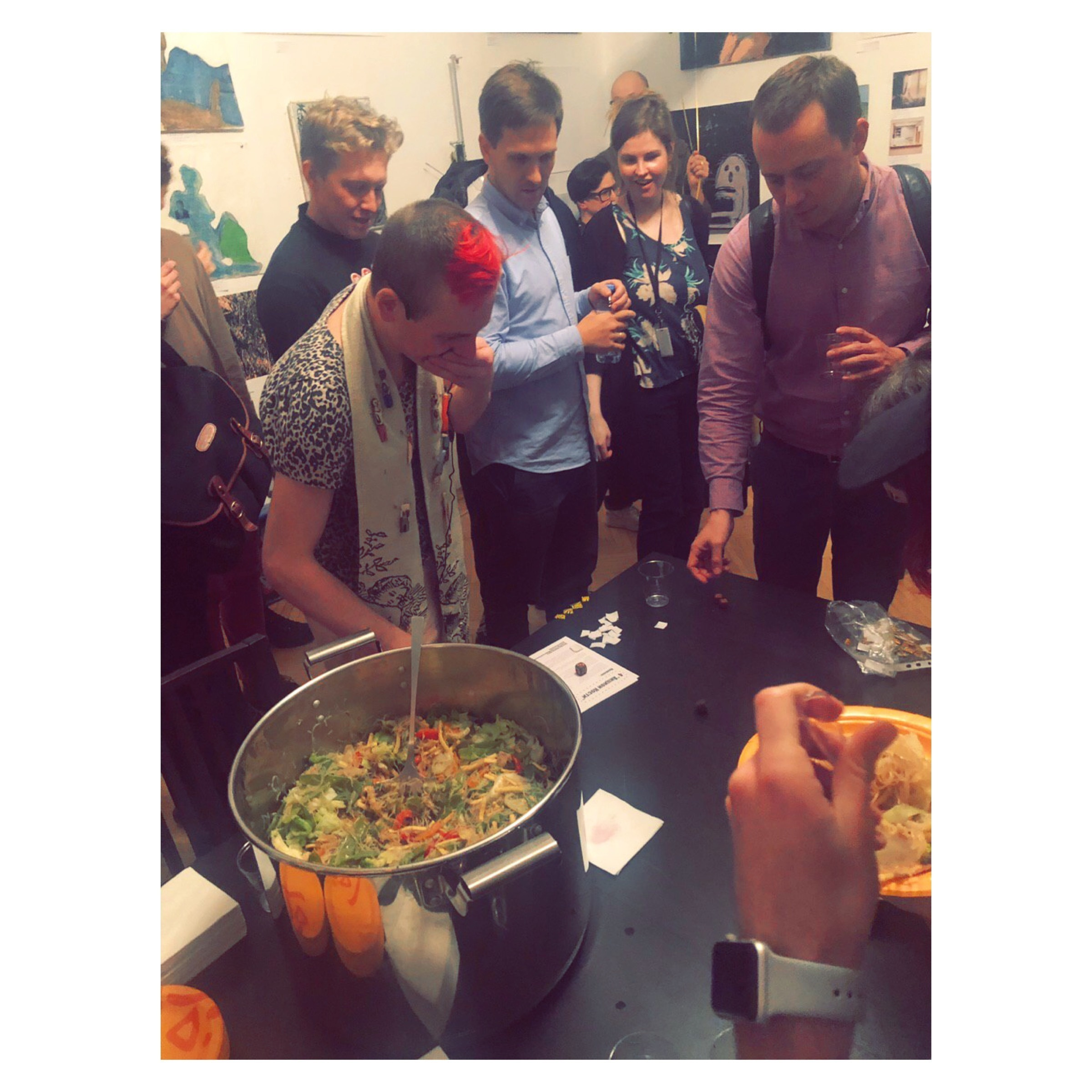 Акцион Кости. Акцион Кости - это игра на произведения искусства