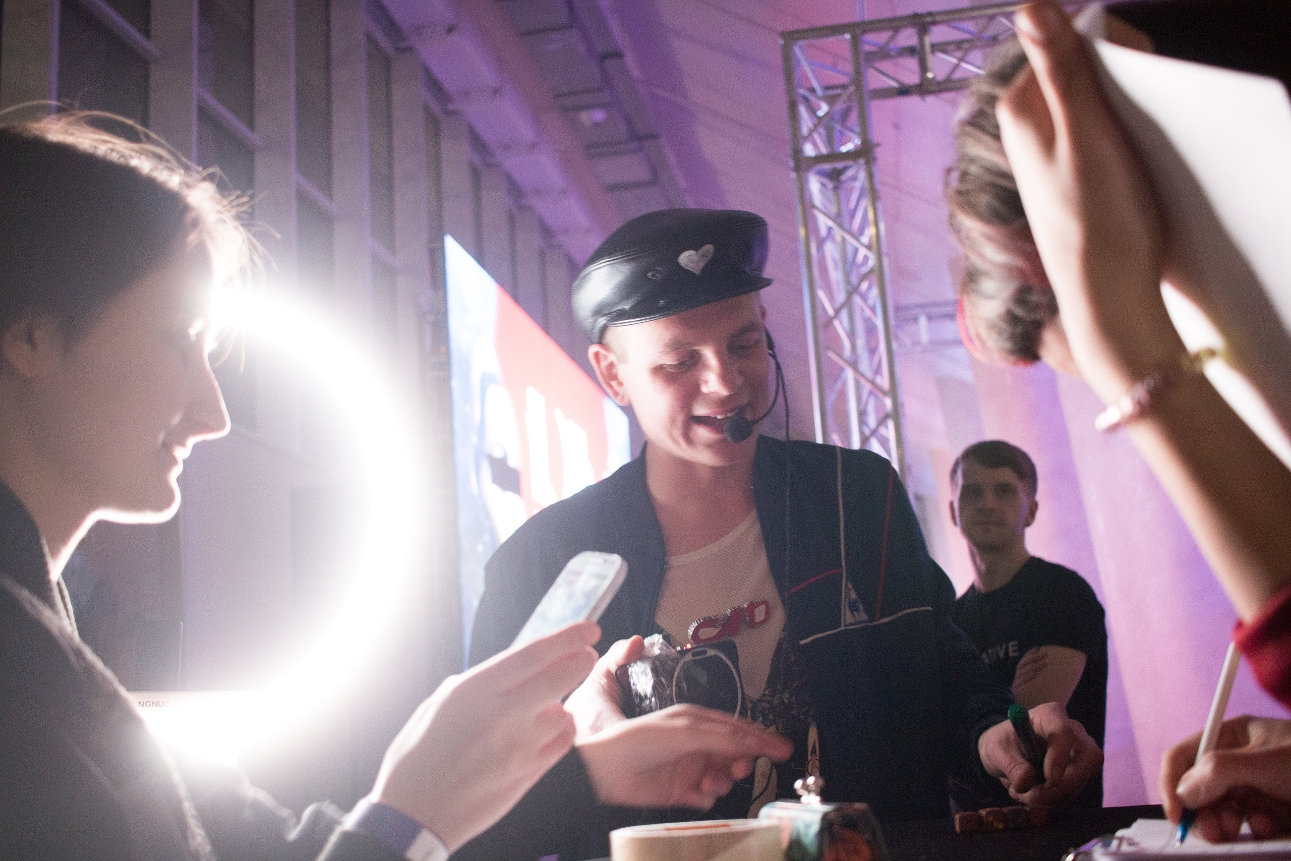 Акцион Кости. Акцион Кости - это игра на произведения искусства