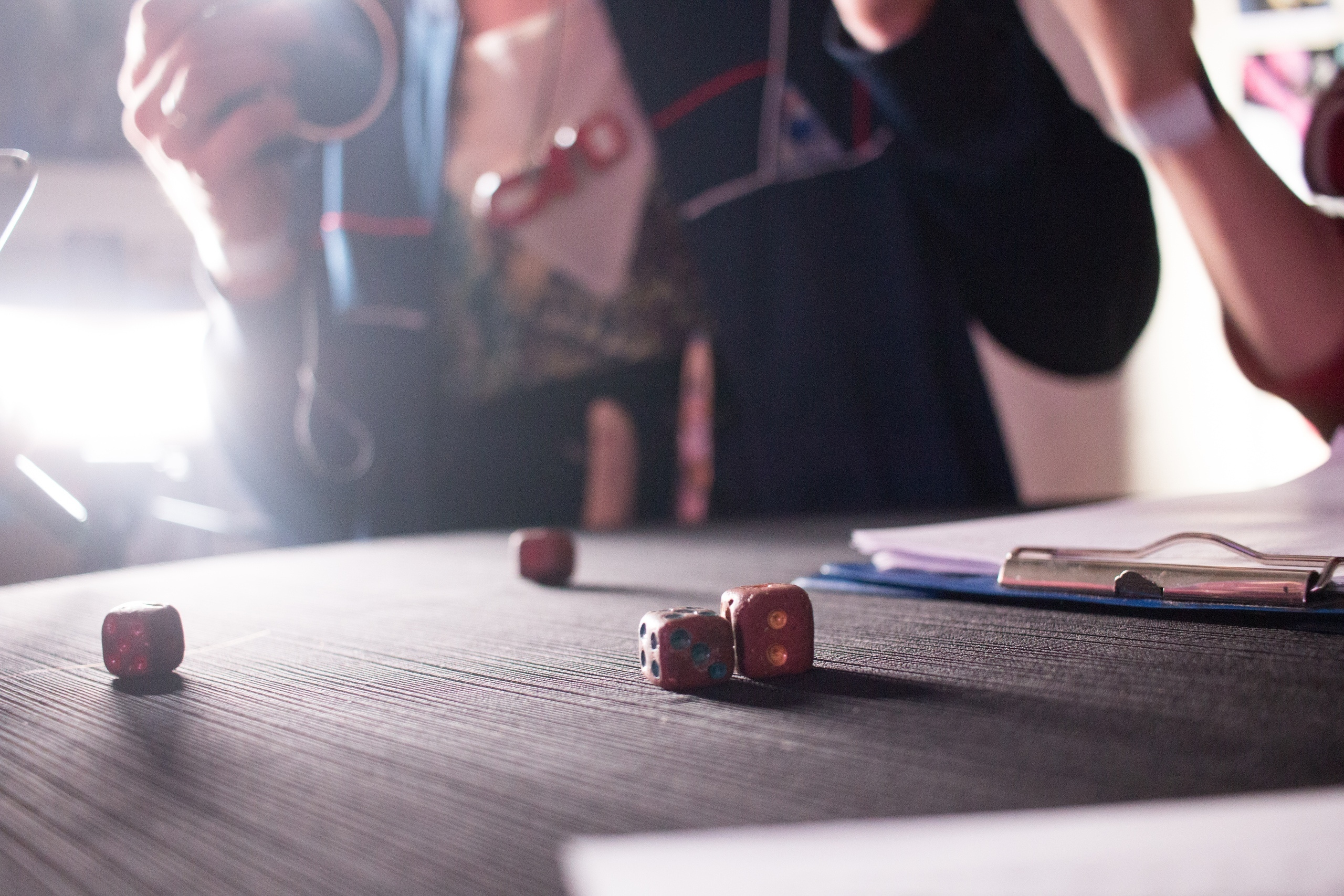 Акцион Кости. Акцион Кости - это игра на произведения искусства