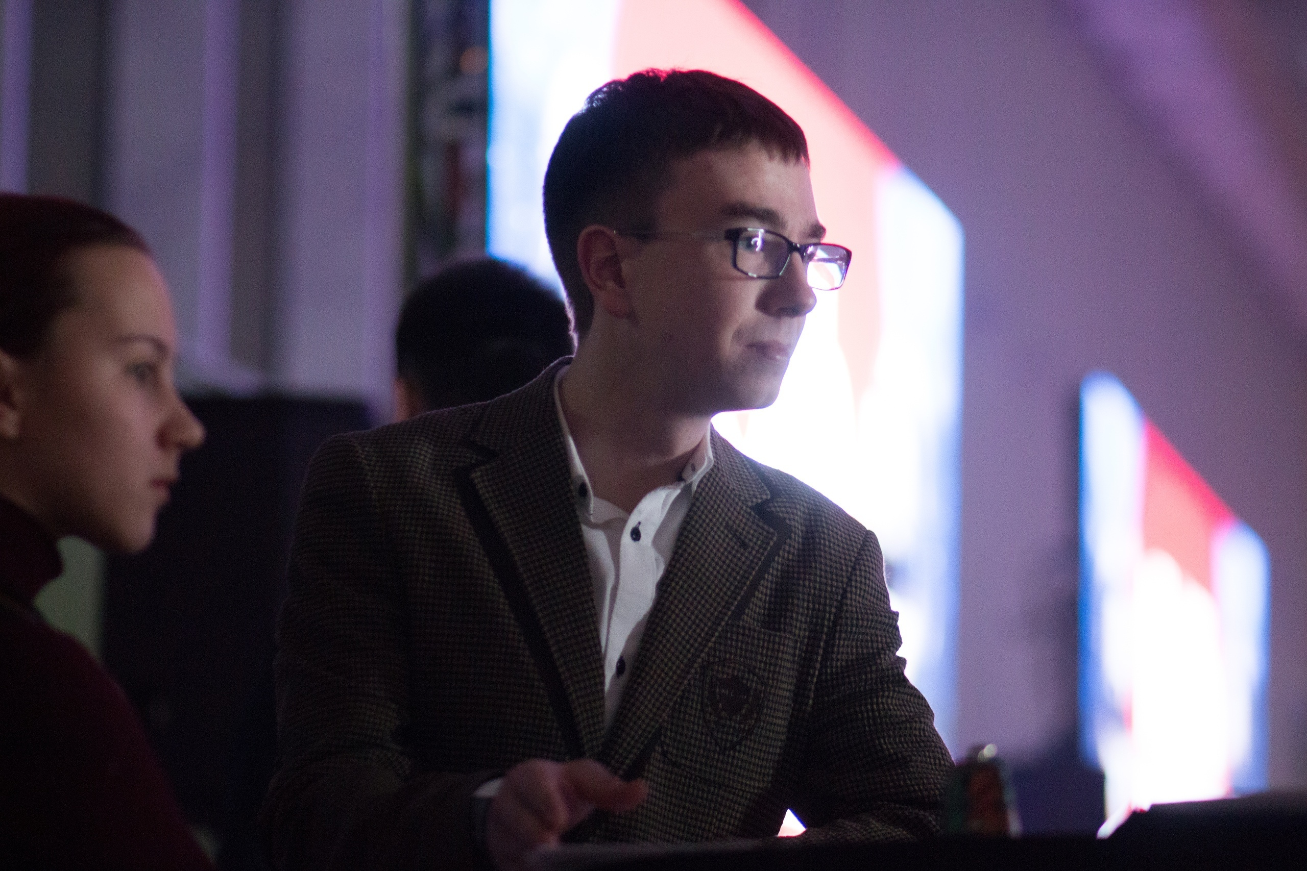 Акцион Кости. Акцион Кости - это игра на произведения искусства