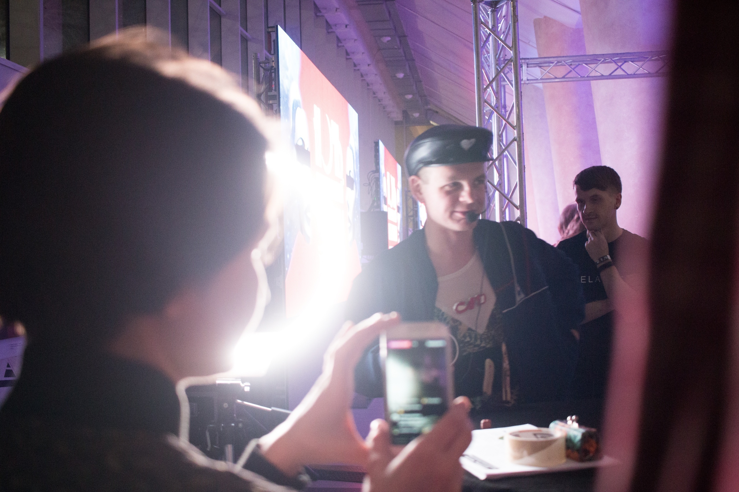 Акцион Кости. Акцион Кости - это игра на произведения искусства