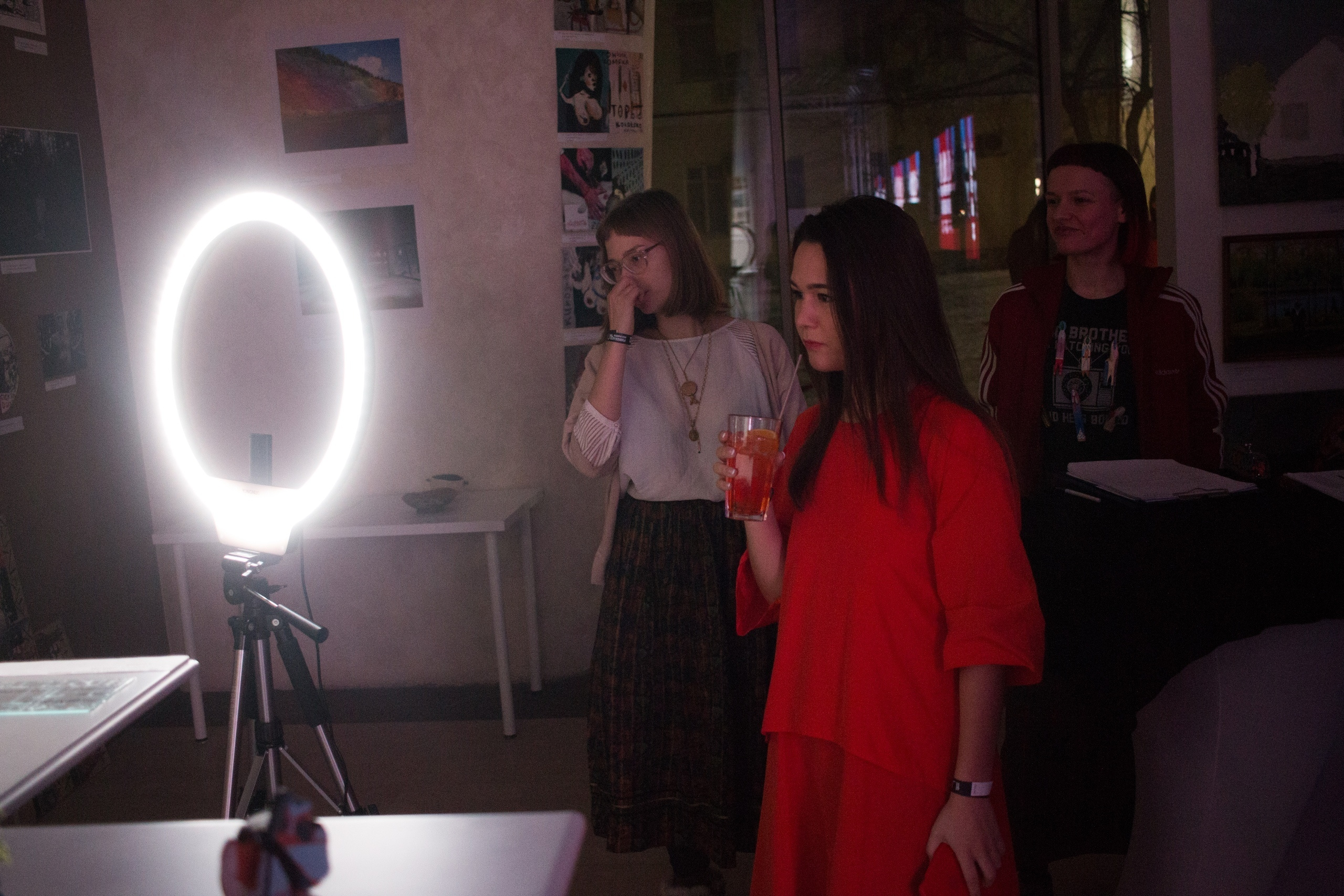 Акцион Кости. Акцион Кости - это игра на произведения искусства