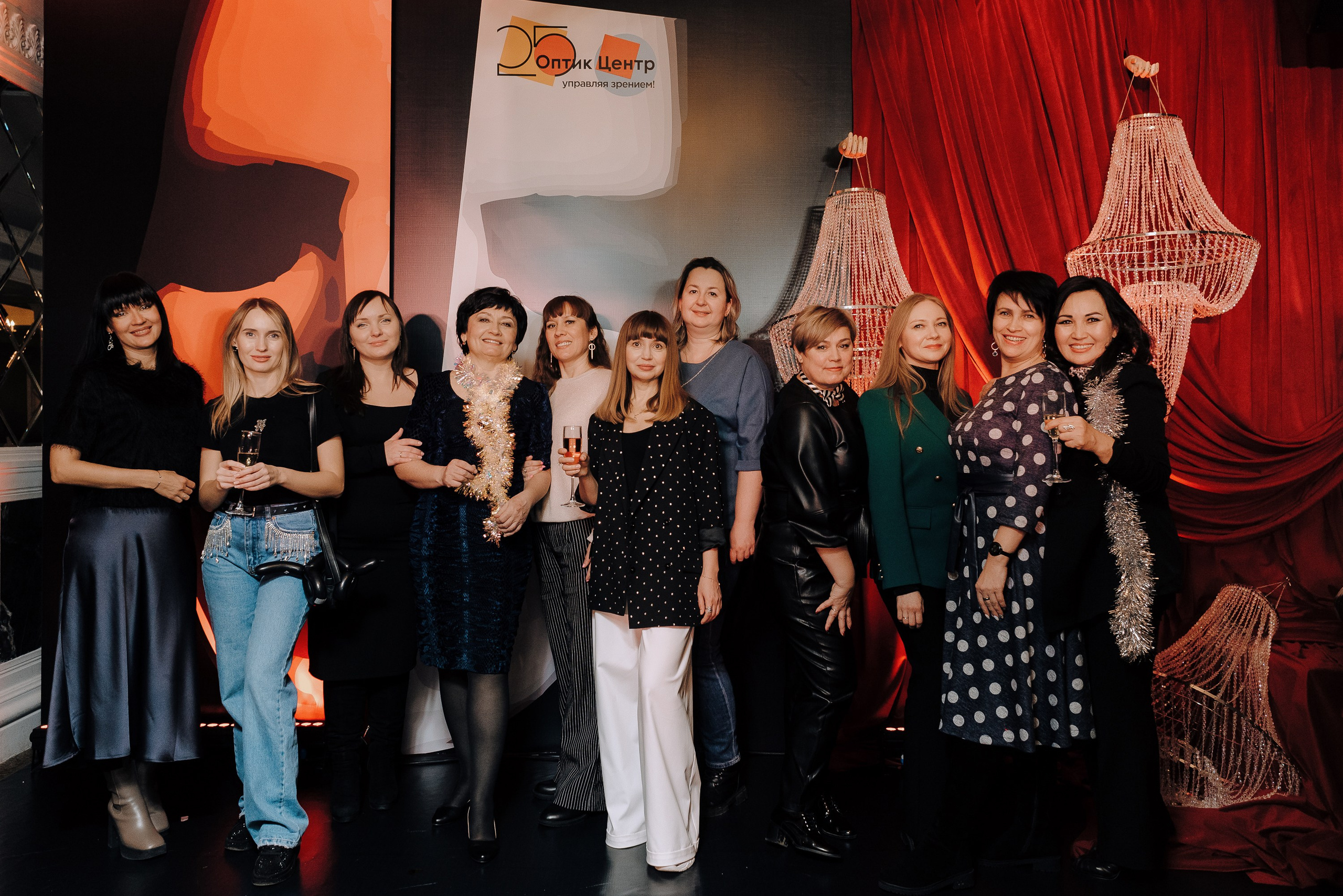 СПЕКТАКЛЬ «ВОЛШЕБНЫЕ ОЧКИ» ОПТИК-ЦЕНТР. Репортажный фотограф Зуев Роман г. Челябинск