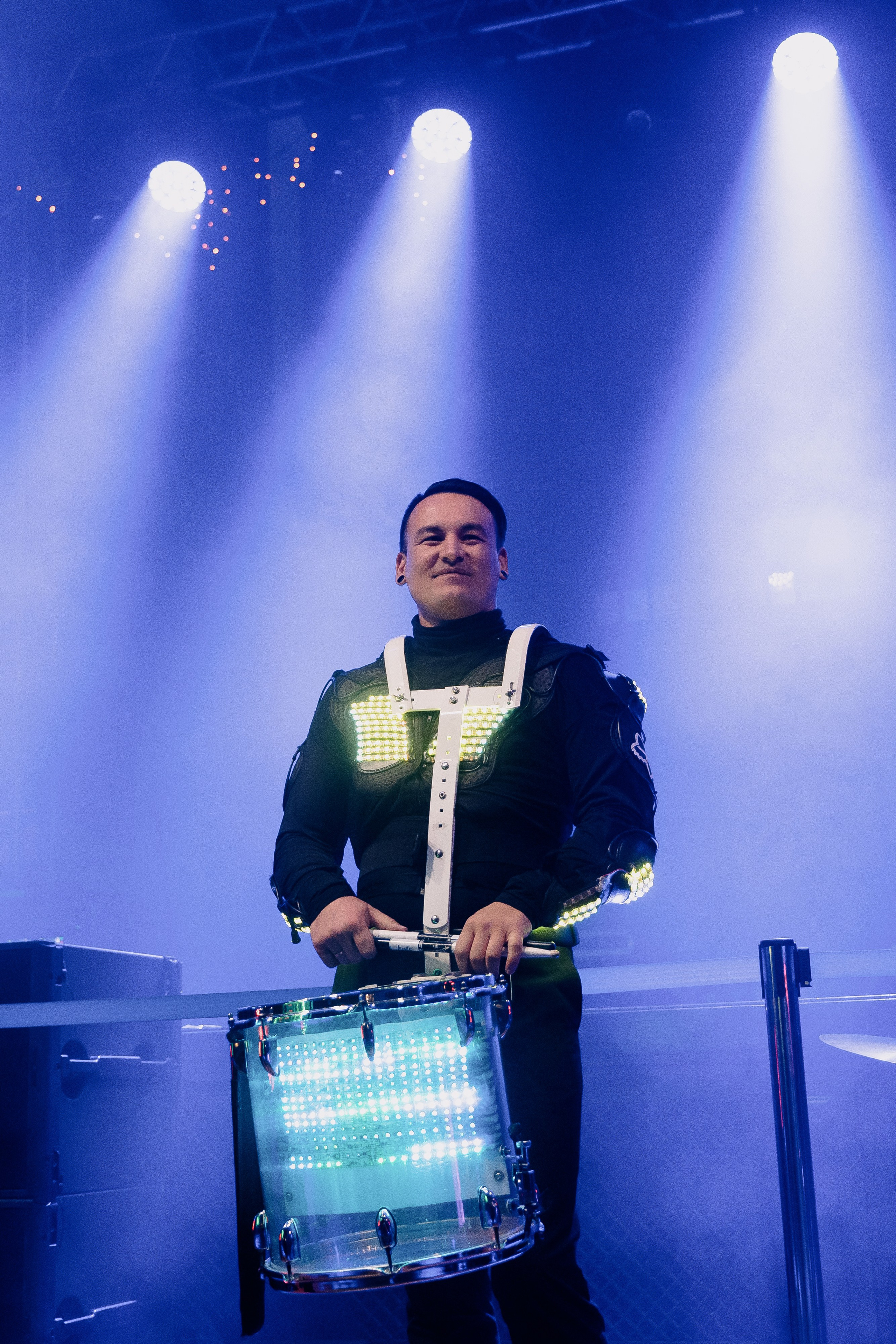 20 ЛЕТ МЕГАПОЛИС ЧЕЛЯБИНСК ХЕДЛАЙНЕР ЕЛКА. Репортажный фотограф Зуев Роман г. Челябинск