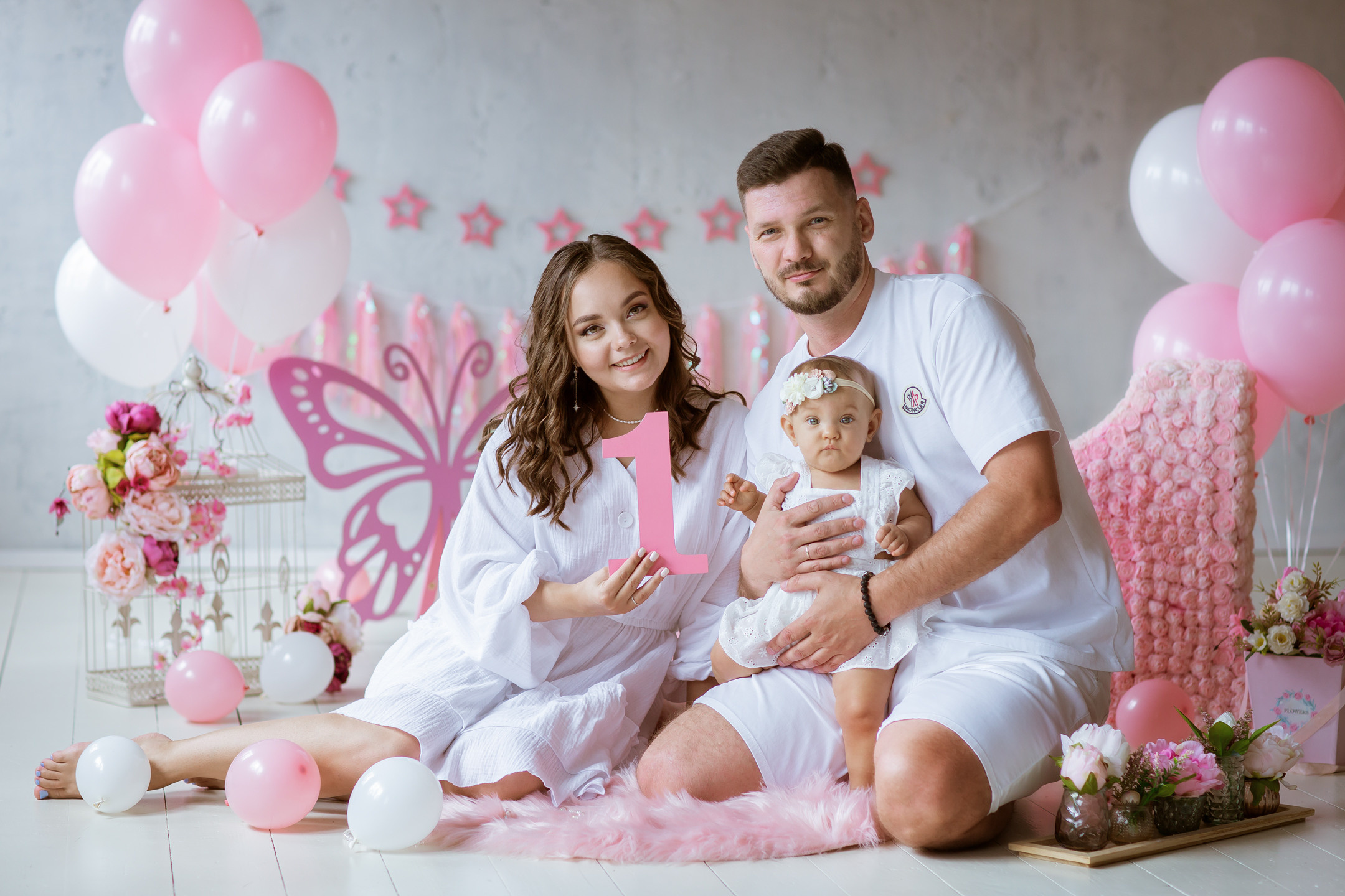 Фотозона на 1 годик. В нежно-розовых тонах. Минимализм.