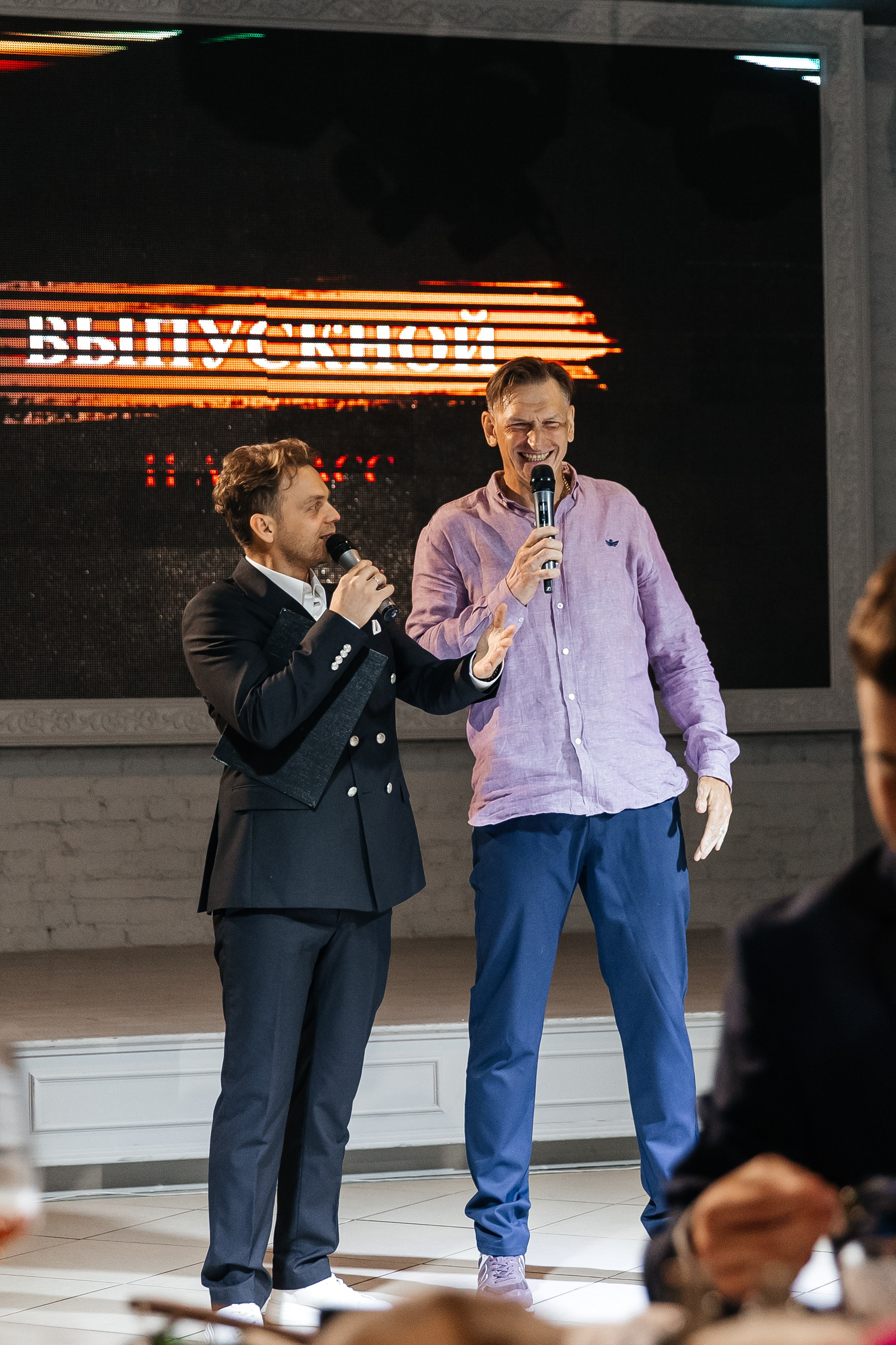 2023-06-23 Выпускной МБОУ СОШ № 10. Фотограф в Красноярске