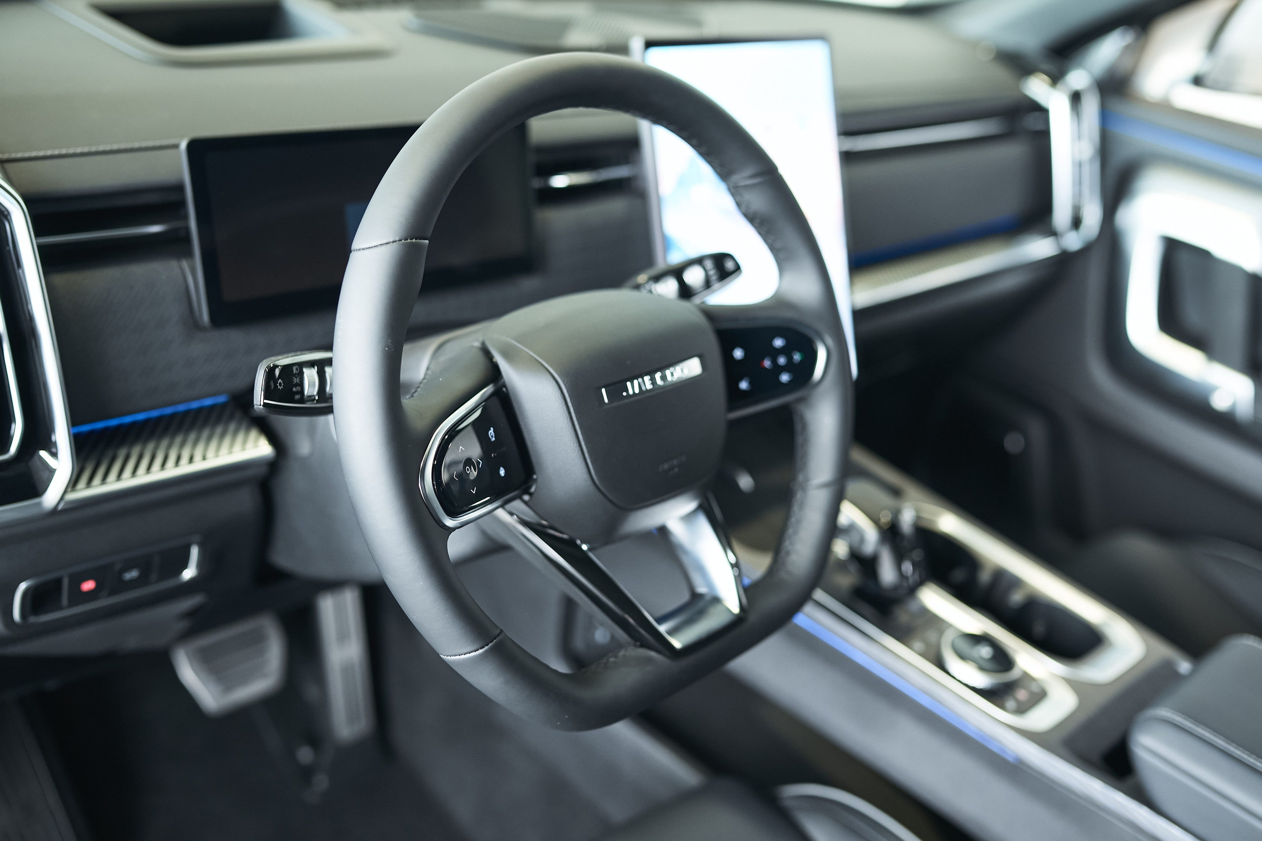 Автосалон «Боравто». Фотограф Олег Сотник