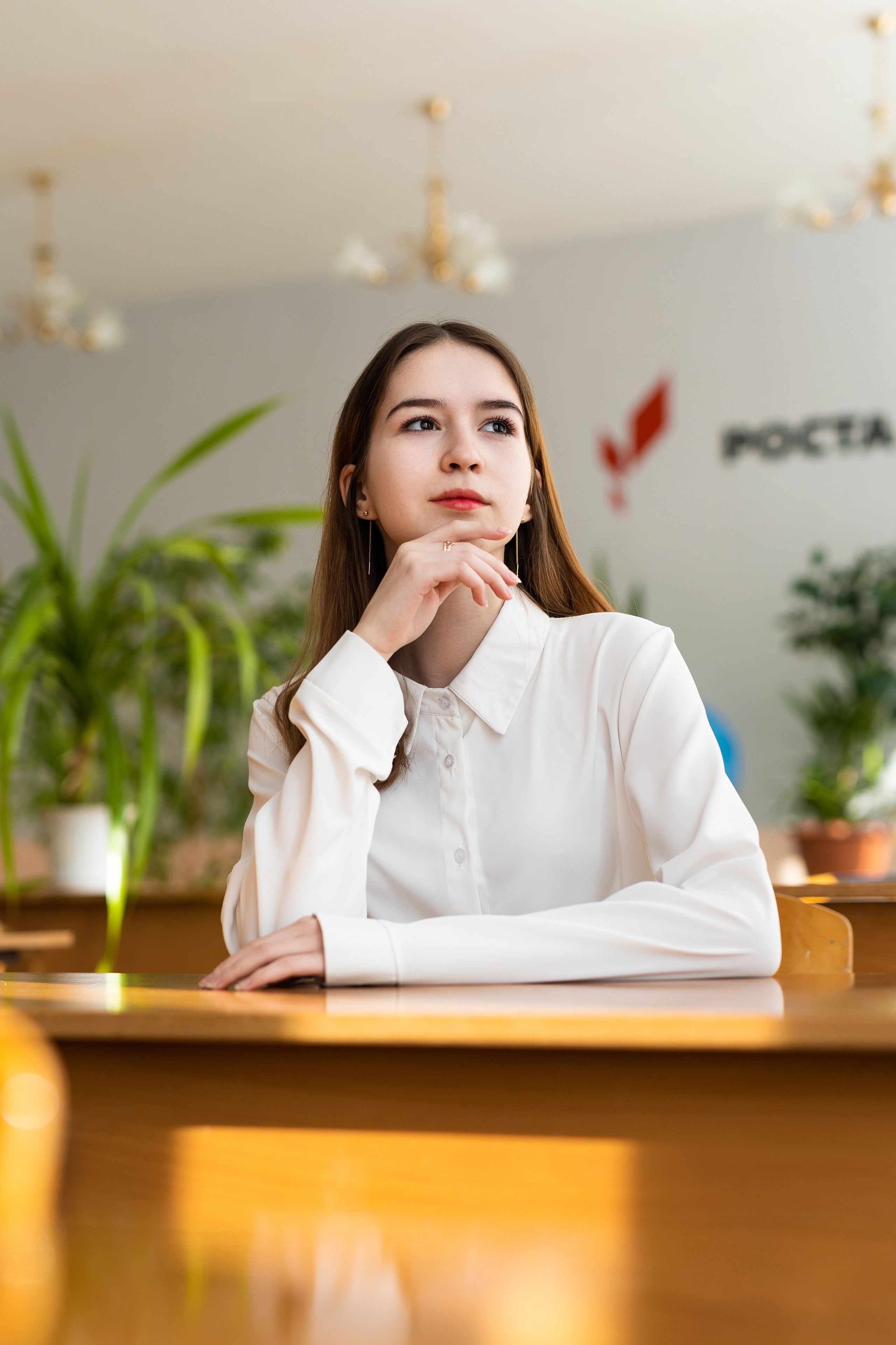 Портреты с естественным светом в интерьере школьного кабинета. Выпускные альбомы и фотокниги в Уфе и РБ