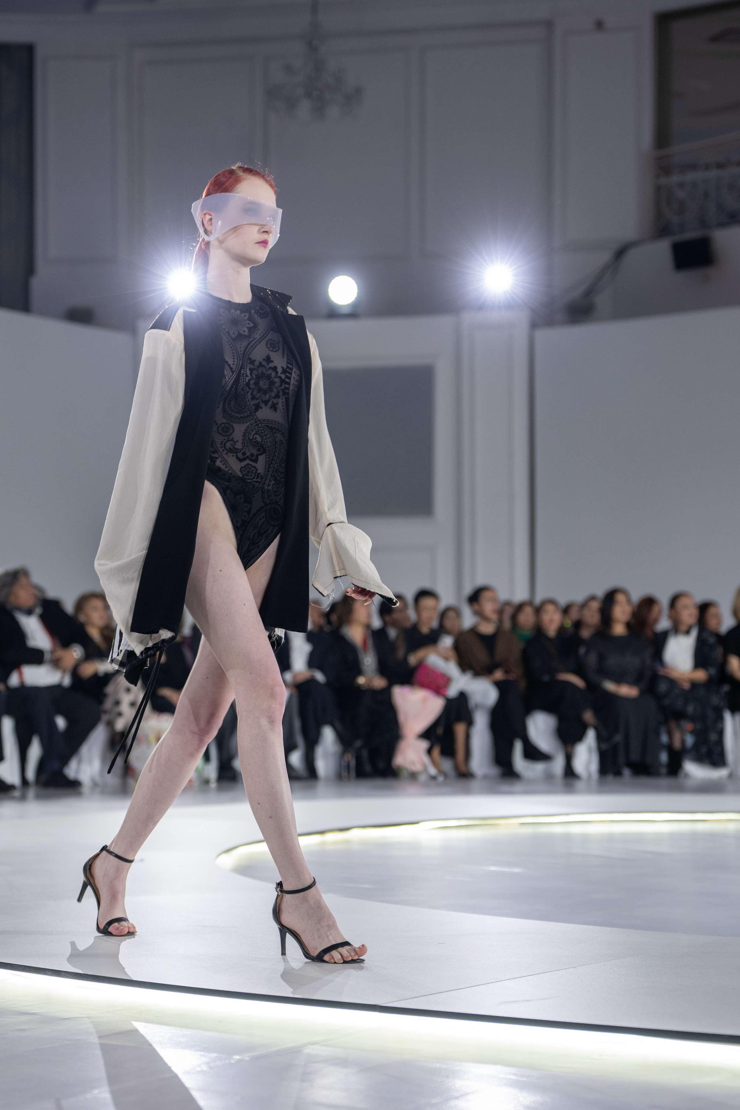 Дизайнер Alexey Czhen. Сайт Алматинского НЮ АРТ, будуар и фэшн фотографа Дениса Карпенко