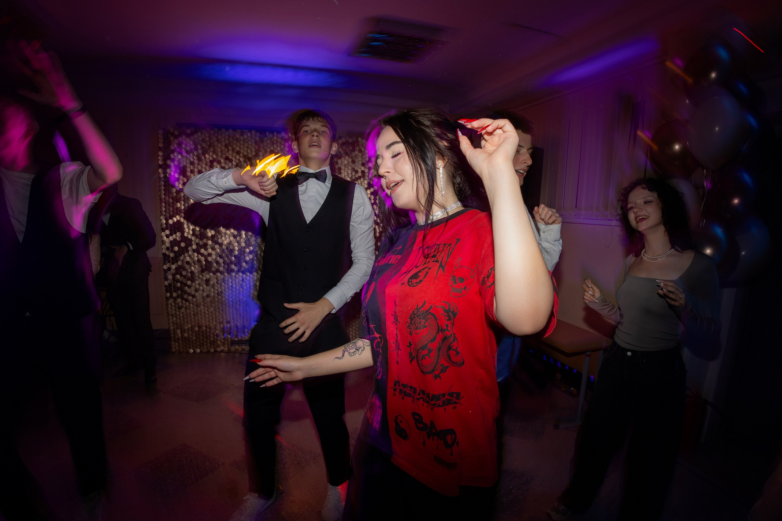 Школьный выпускной 2024 год в Соколе (Минск). Свадебный фотограф в Минске/Беларуси Сергей Спиридонов