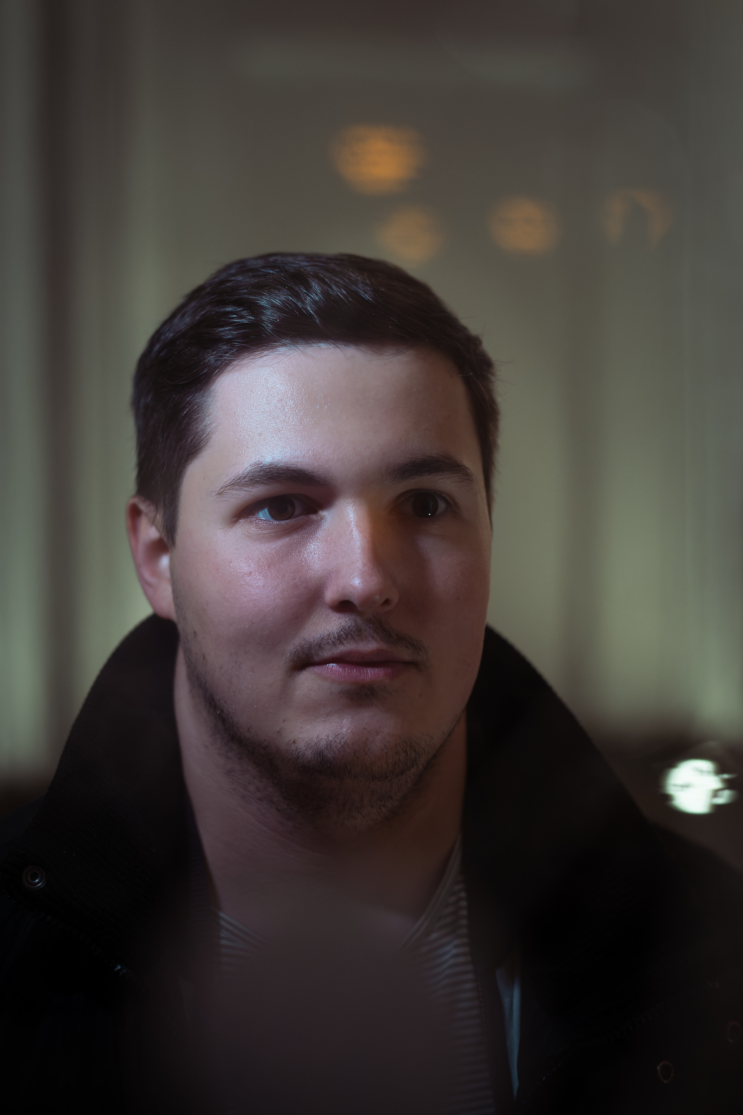 Максим. Главная