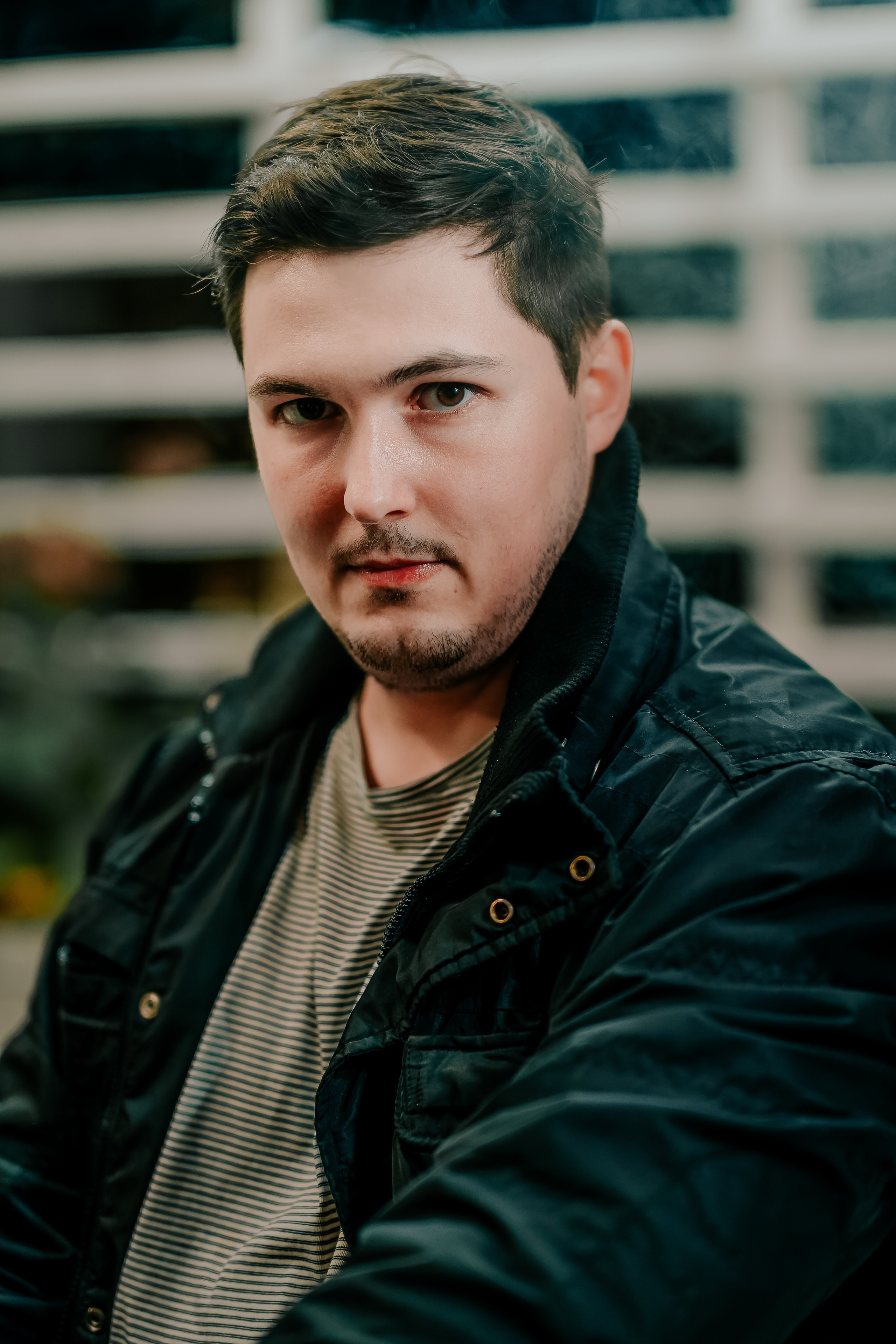 Максим. Главная