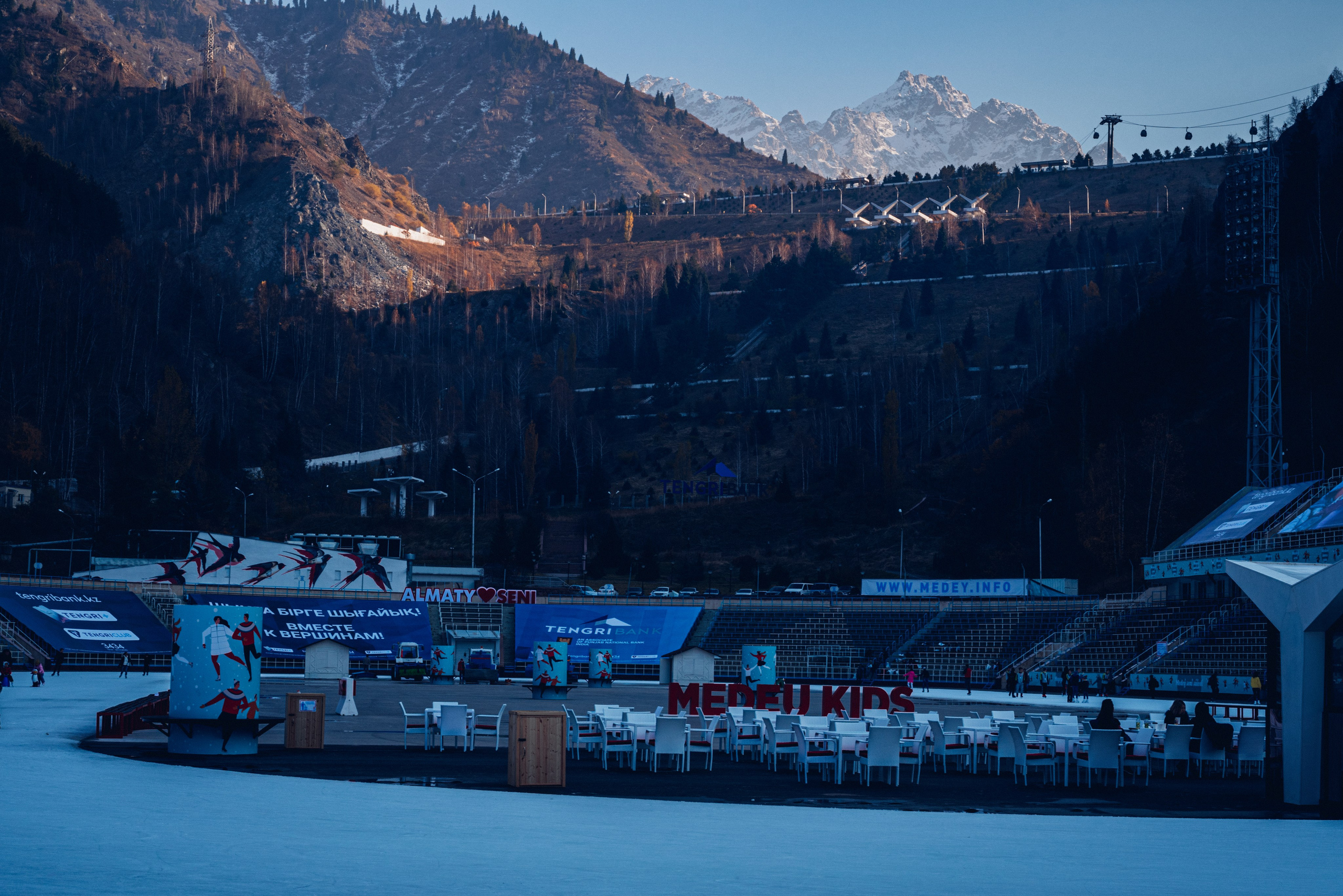 Путешествие по Алмате рекламного фотографа из Гуанчжоу. Коммерческий и предметный фотограф в Гуанчжоу Коваленко Александр