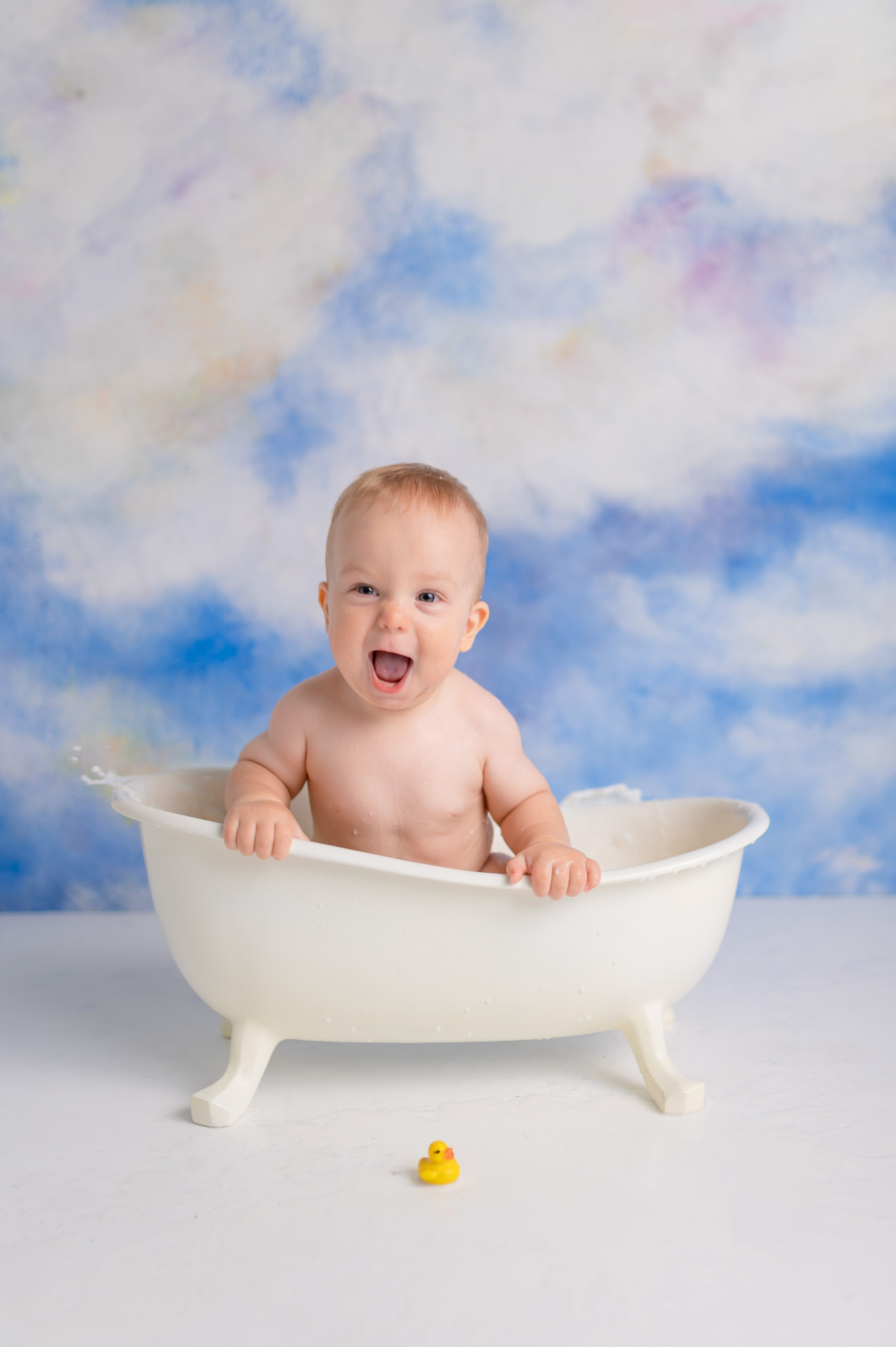 Молочная ванна. Детский фотограф в городе Жуковский Алиса Коробанова