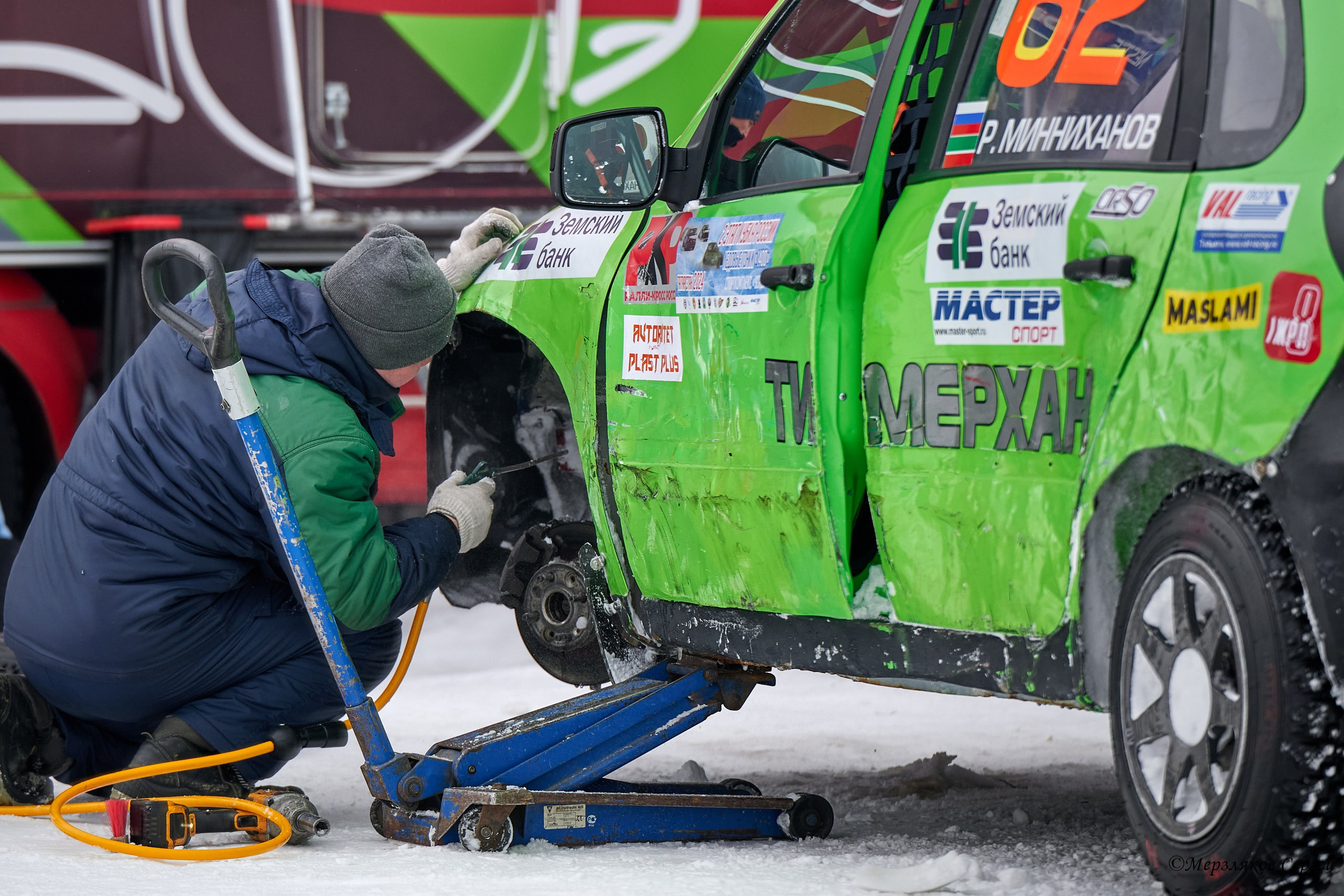 Трековые автогонки на льду Чемпионат России. Спортивный репортажный фотограф в Ижевске Сергей Мерзляков