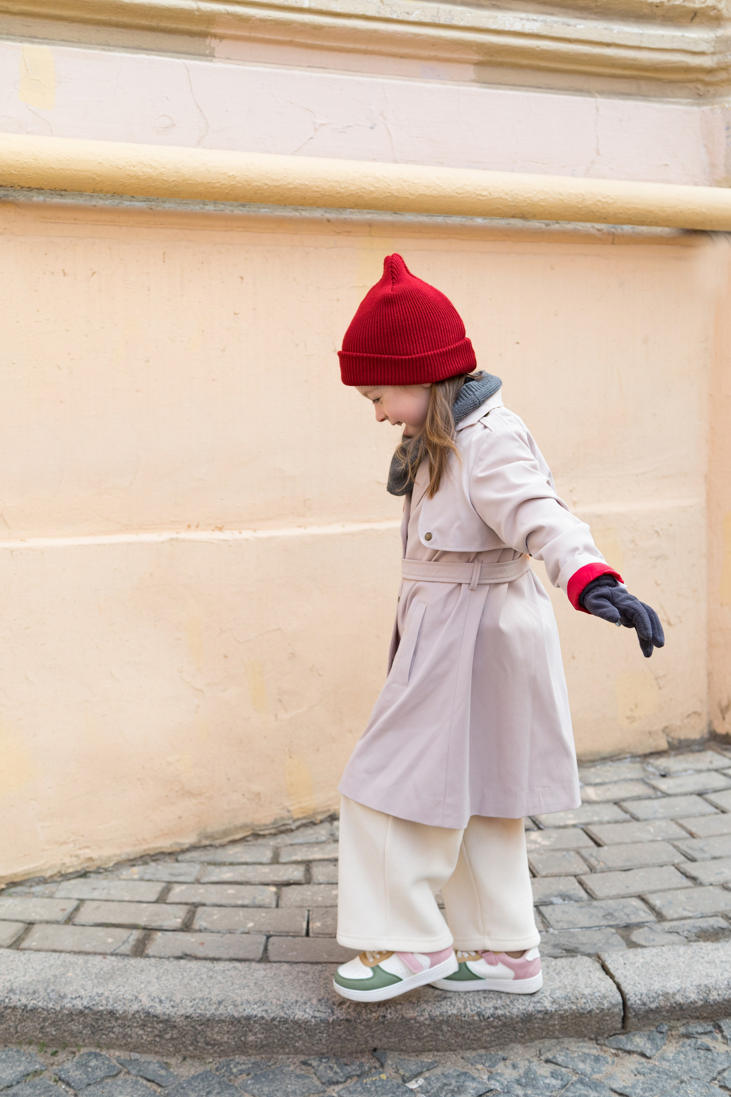 Весенняя фотопрогулка папы и дочки на Васильевском острове. Детский и контент фотограф Надя Волкова Санкт-Петербург
