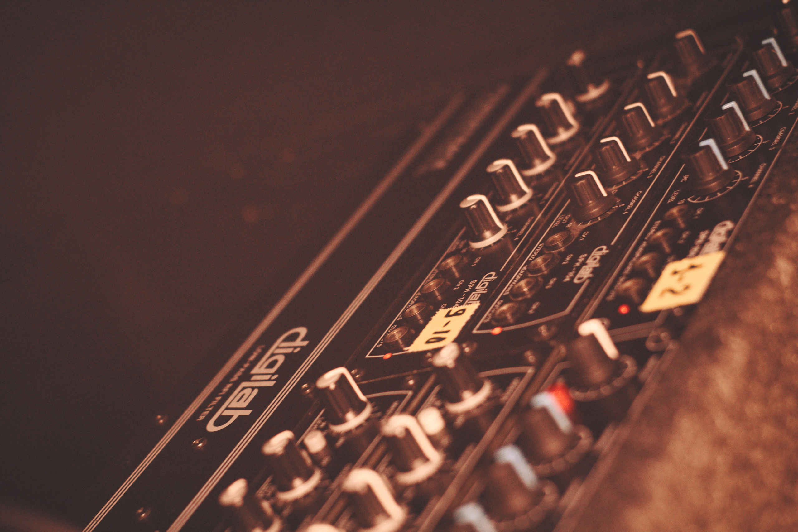 Голова Муэссы/Параметрика — Запись Ретроградного Меркурия. Фотография для артистов