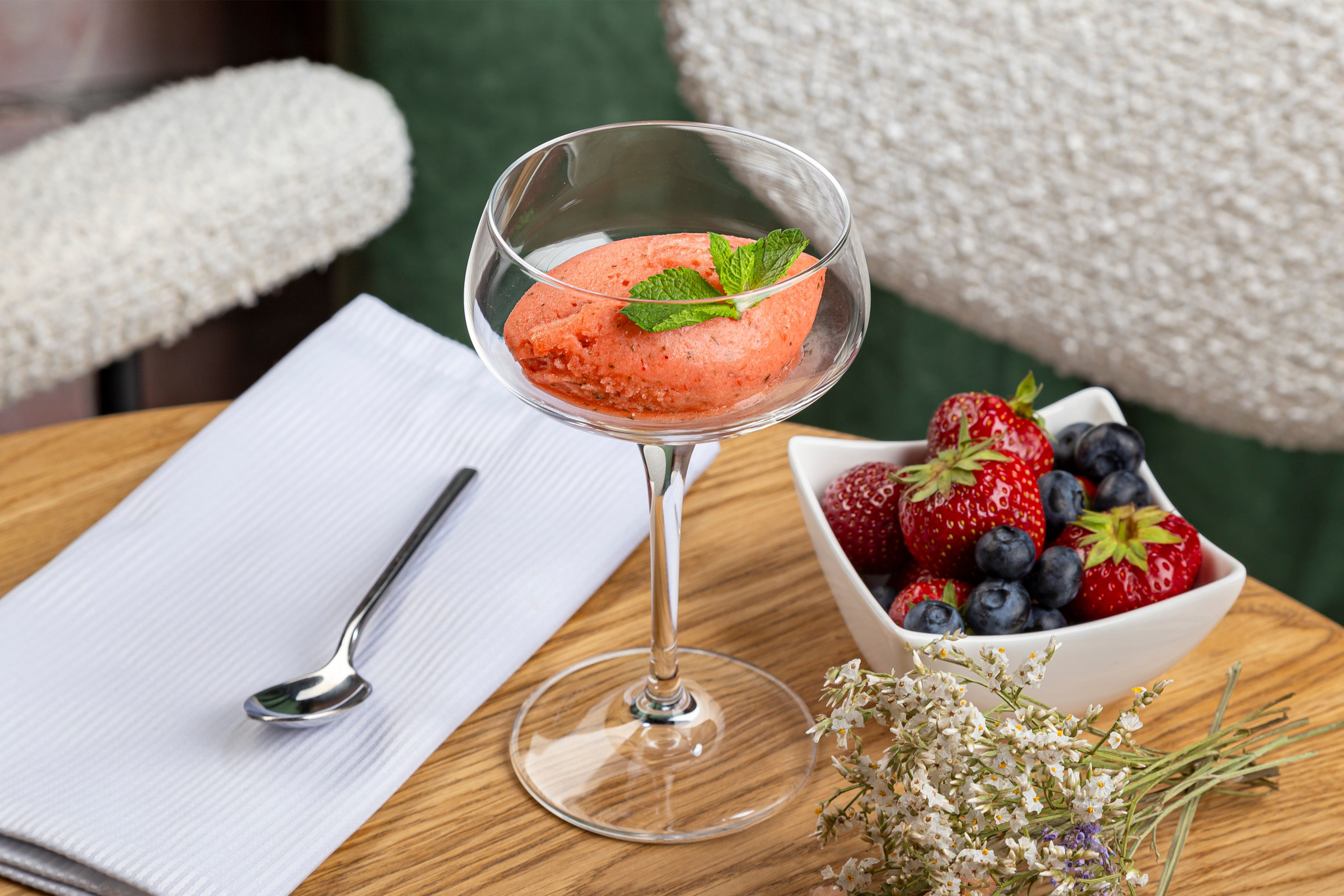 Фуд фото гастрономического пространства Marti. Фуд фотограф и видеограф в Москве Крепких Сергей