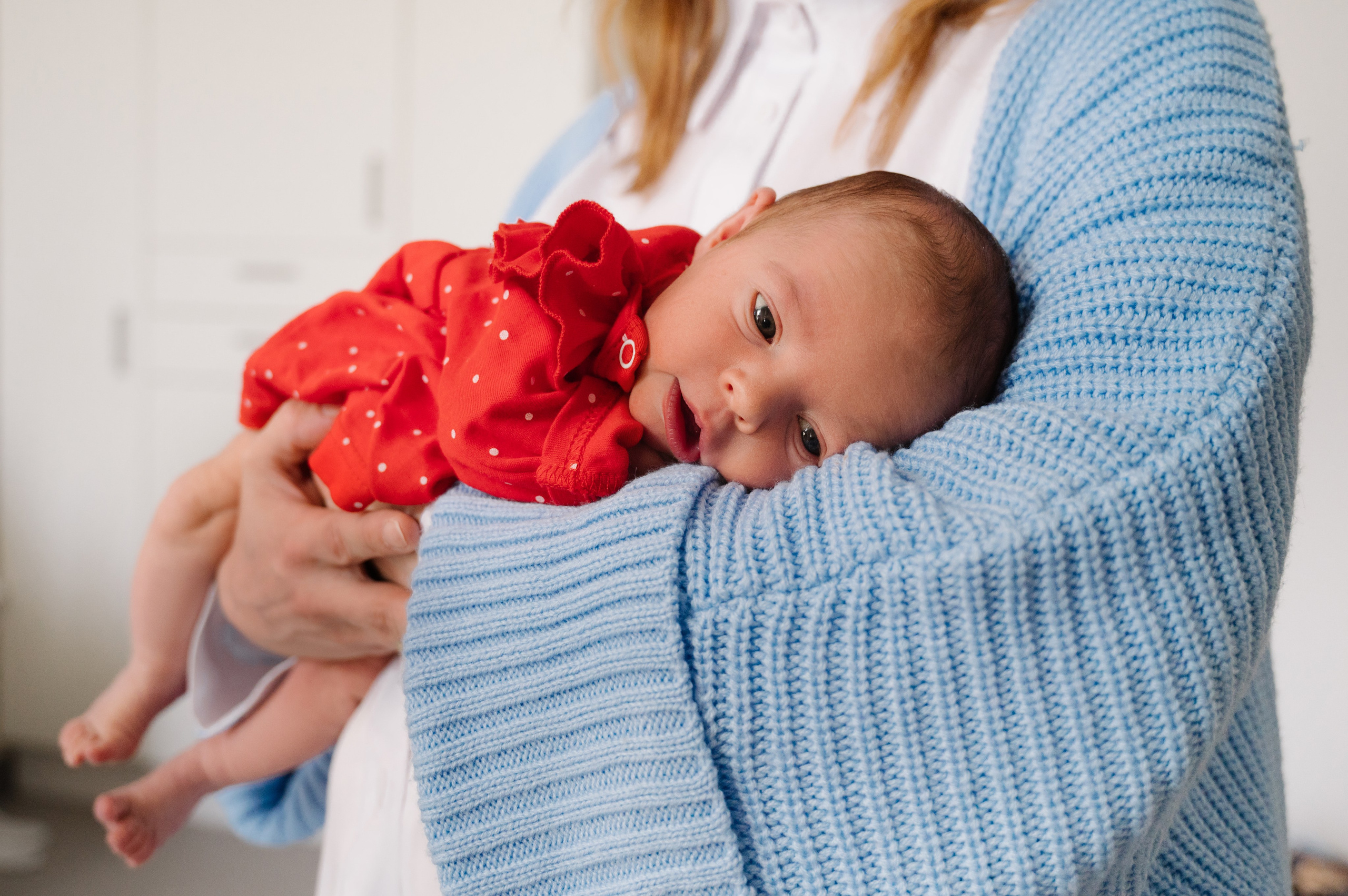 Выписка Алисии МД Лахта. Фотограф на роды СПБ Юлия Герасимова