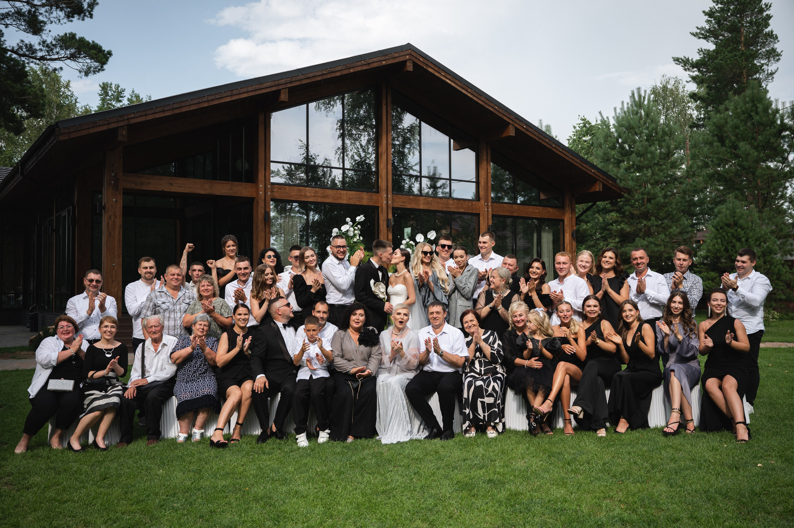 Артём и Софья, Lesnoy Village. Свадебный фотограф Наталья Доронина