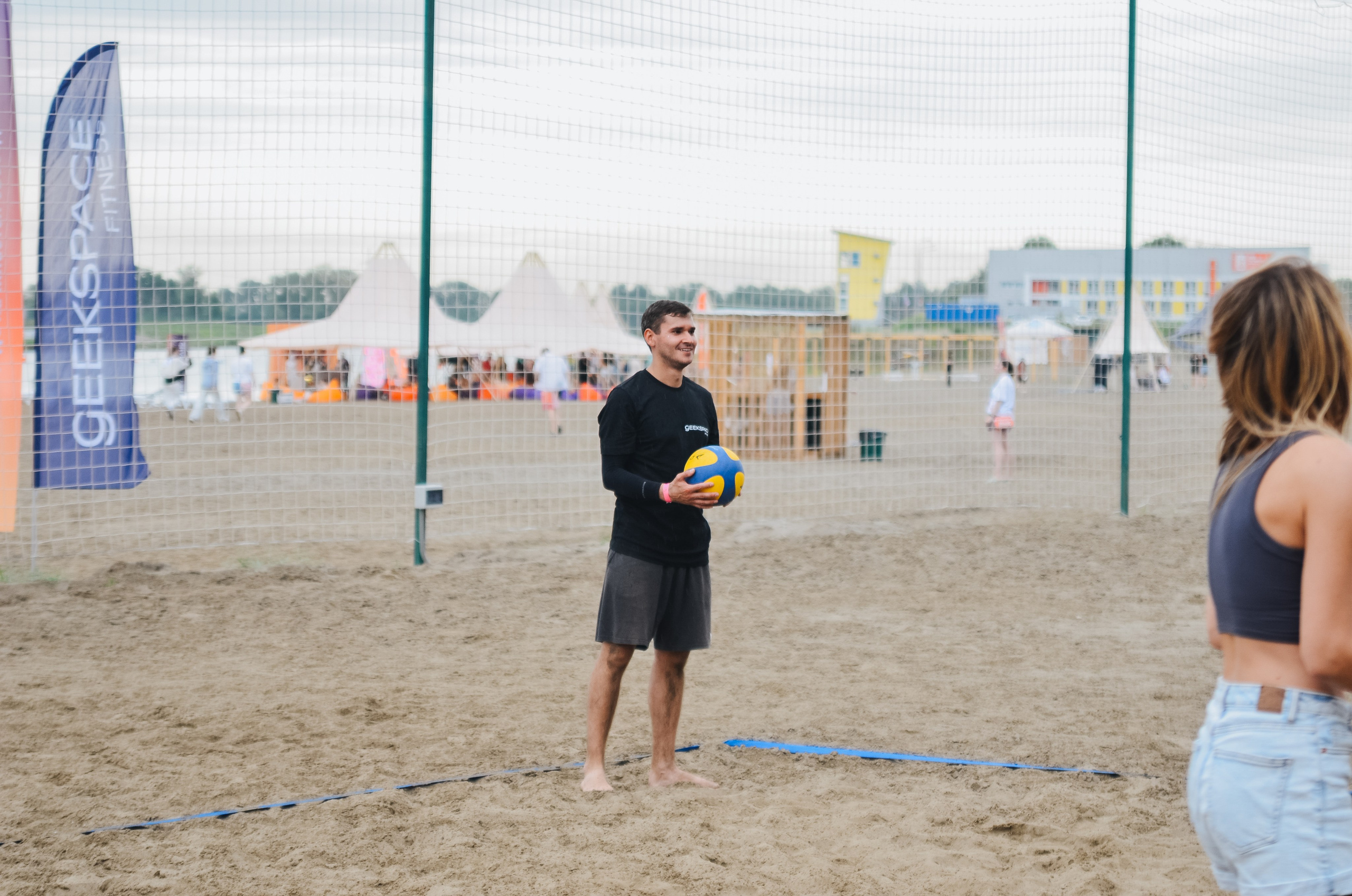 Фестиваль «Грань» 2025. Спортивная площадка. Денисова Аля — фотограф для парных съемок и индивидуальных историй в Барнауле