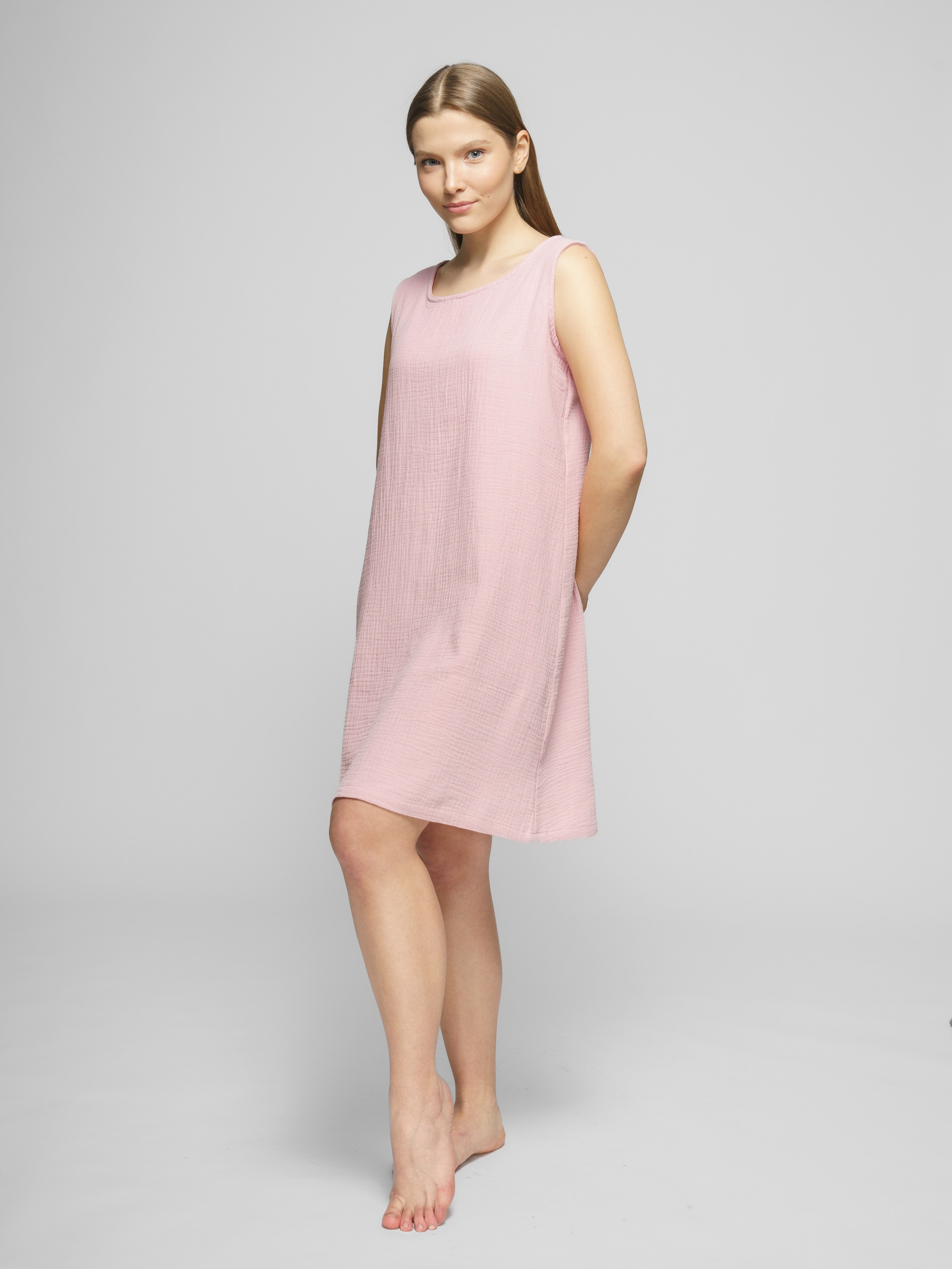 Лён (фартук, сорочки), модель Оксана. KED Production — продакшн из СПб. Создаём фото, видео и контент, который помогает брендам и селлерам продавать больше