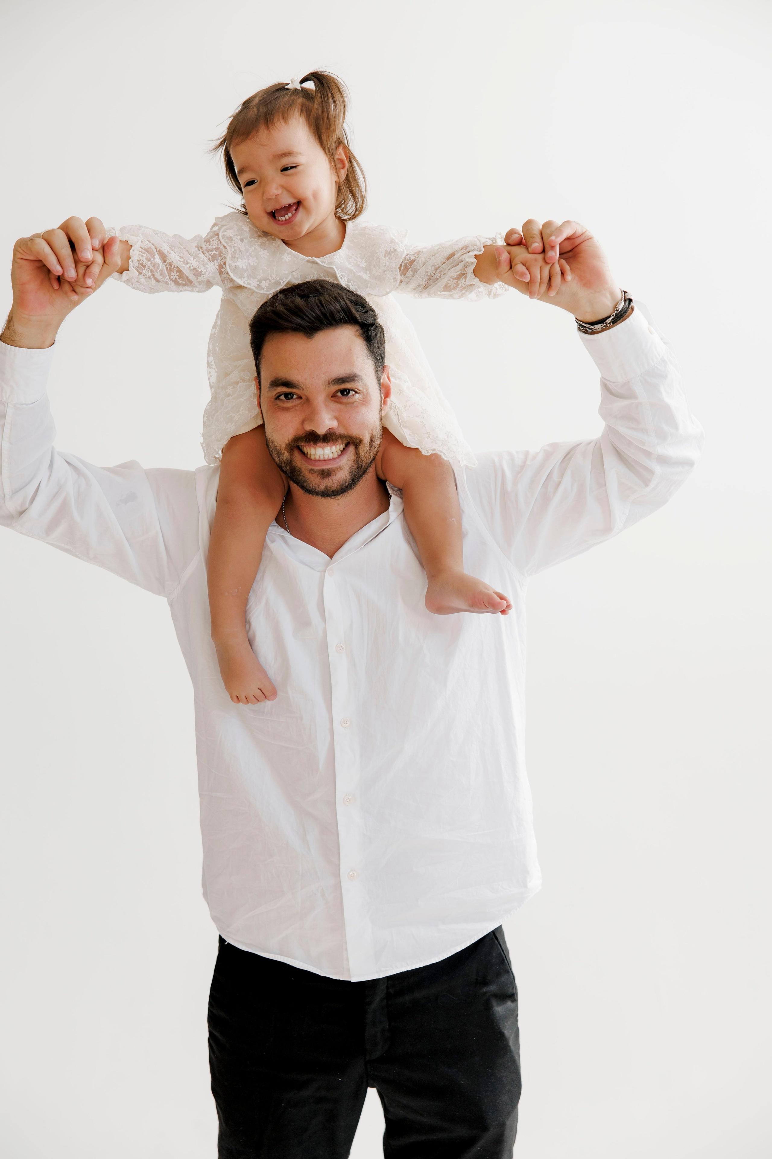 Family photoshoot inside the studio. Wedding and family photographer
