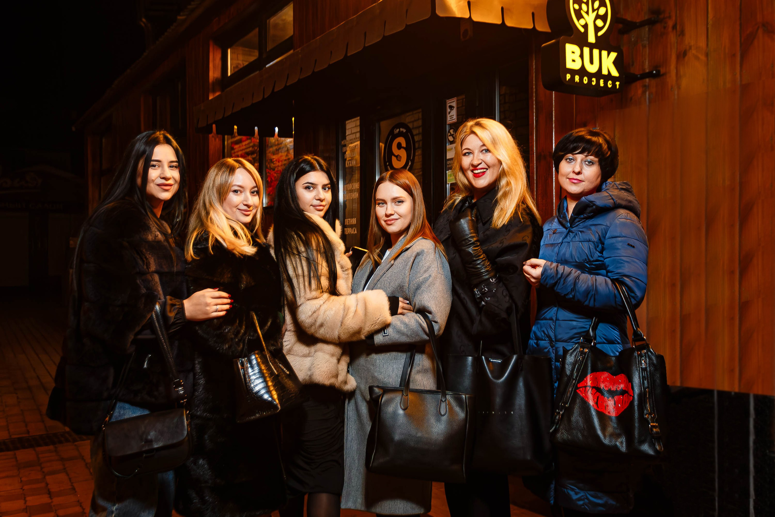 Simple Friday_Simple Bar_Симферополь_29.11.2024. Аминов Руслан | Фотограф