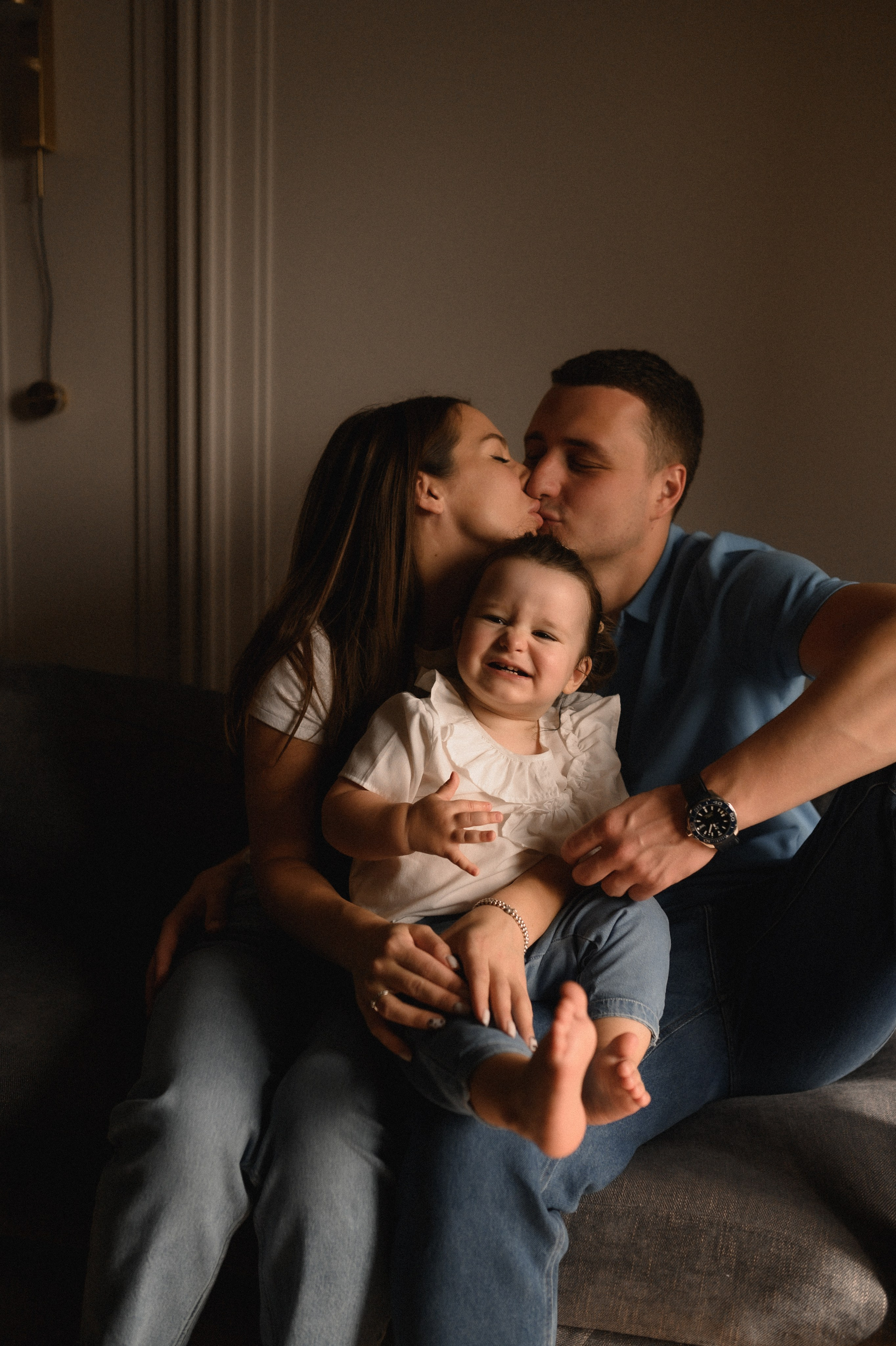 Саша, Таня, Мира и бабушка дома. Семейный и свадебный lifestyle-фотограф в Москве Мария Петрова