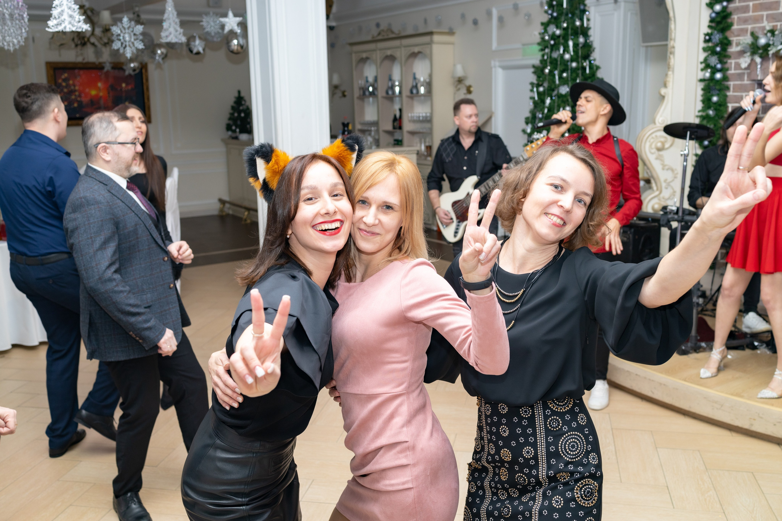 НОВОГОДНИЙ КОРПОРАТИВ. Фото, видео, авторские выпускные альбомы в Нижнем Новгороде