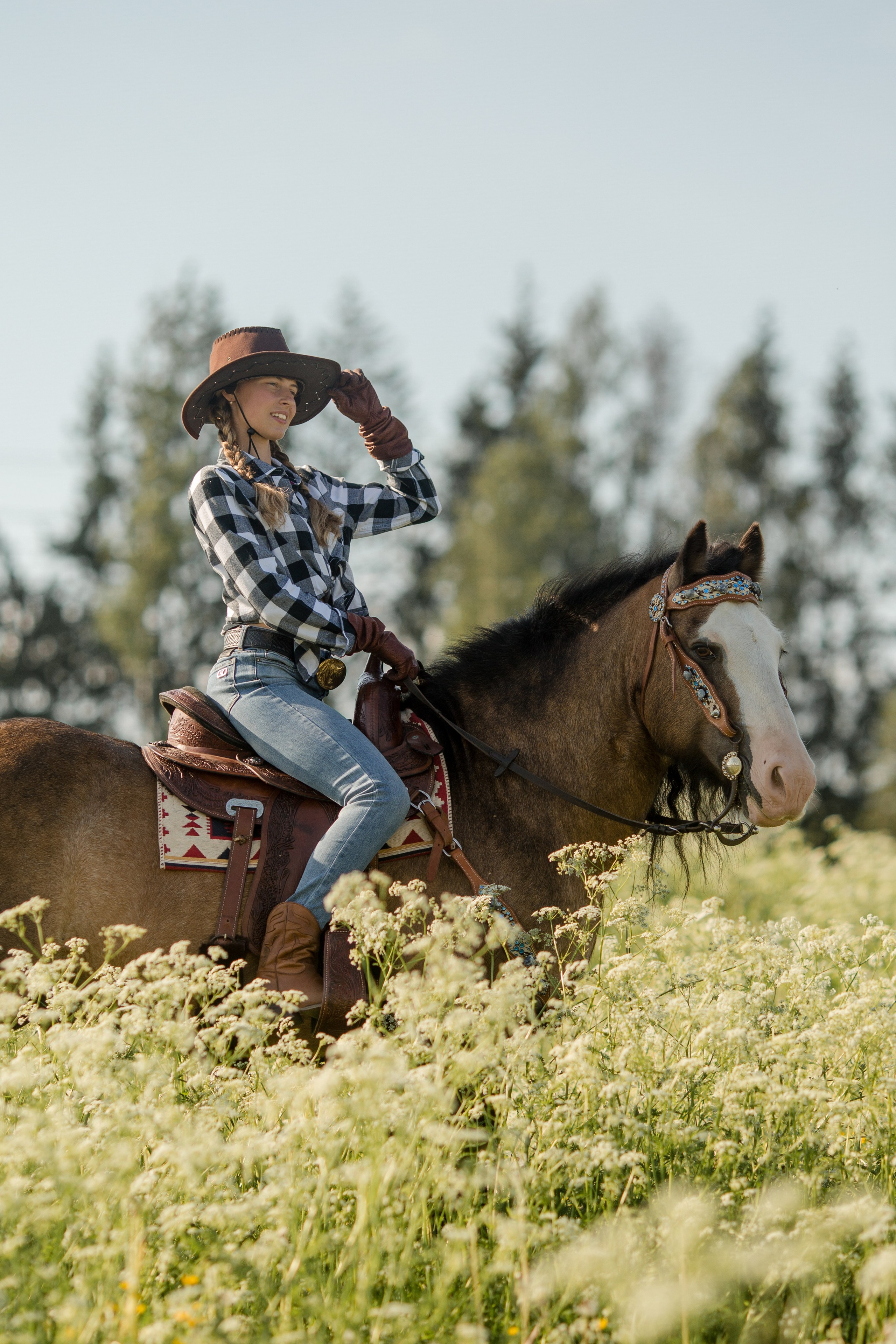 Фотосессия в стиле вестерн с лошадью