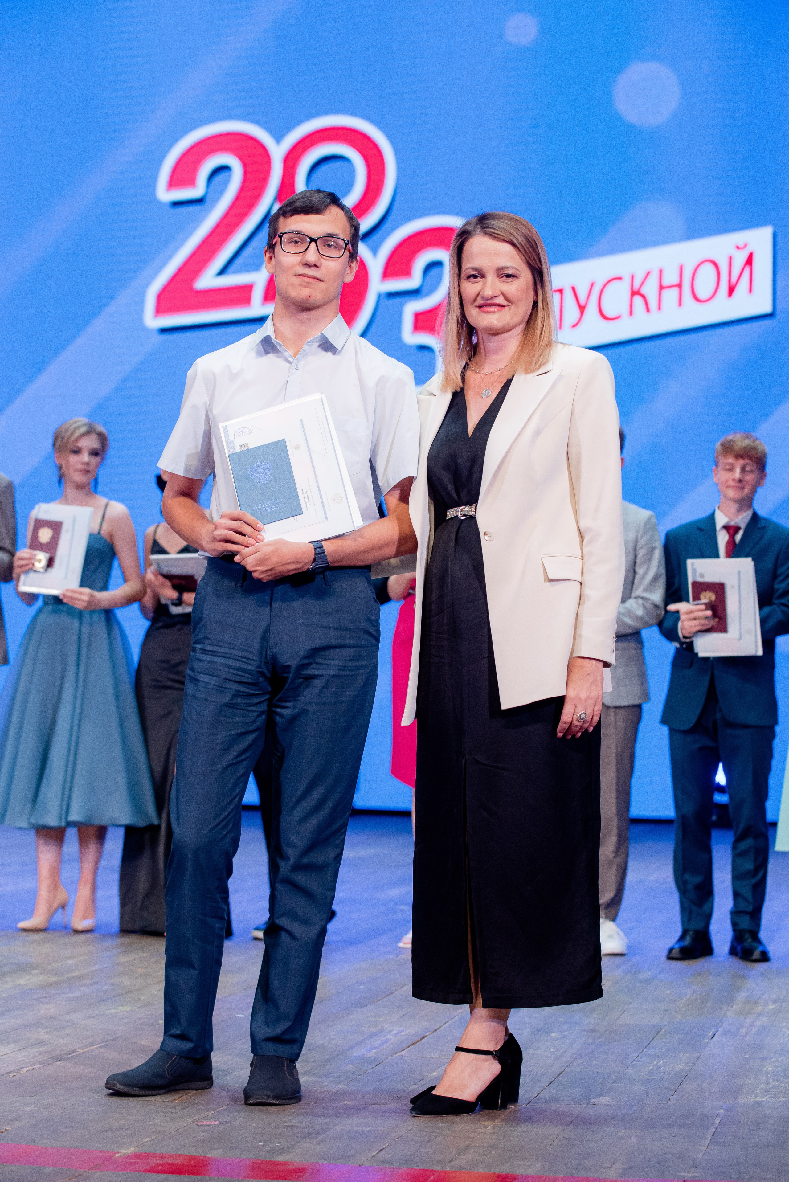 30 Школа. Вручение и Банкет. ДК Юбилейный и Банхоф. Фотограф в Волгограде и Волжском Александр Горбань