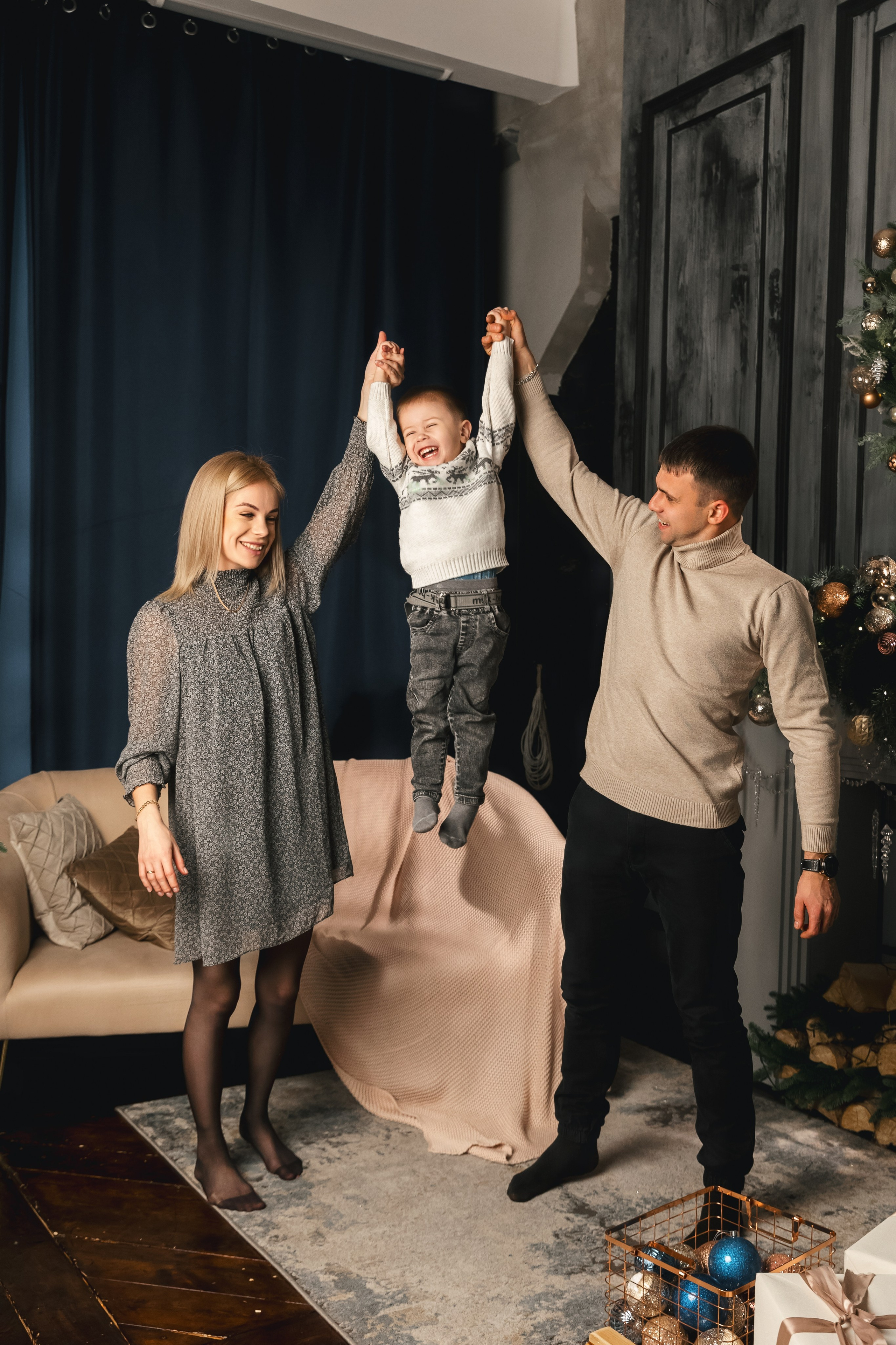 Семейная новогодняя фотосессия в Хабаровске. Свадебный фотограф в Хабаровске