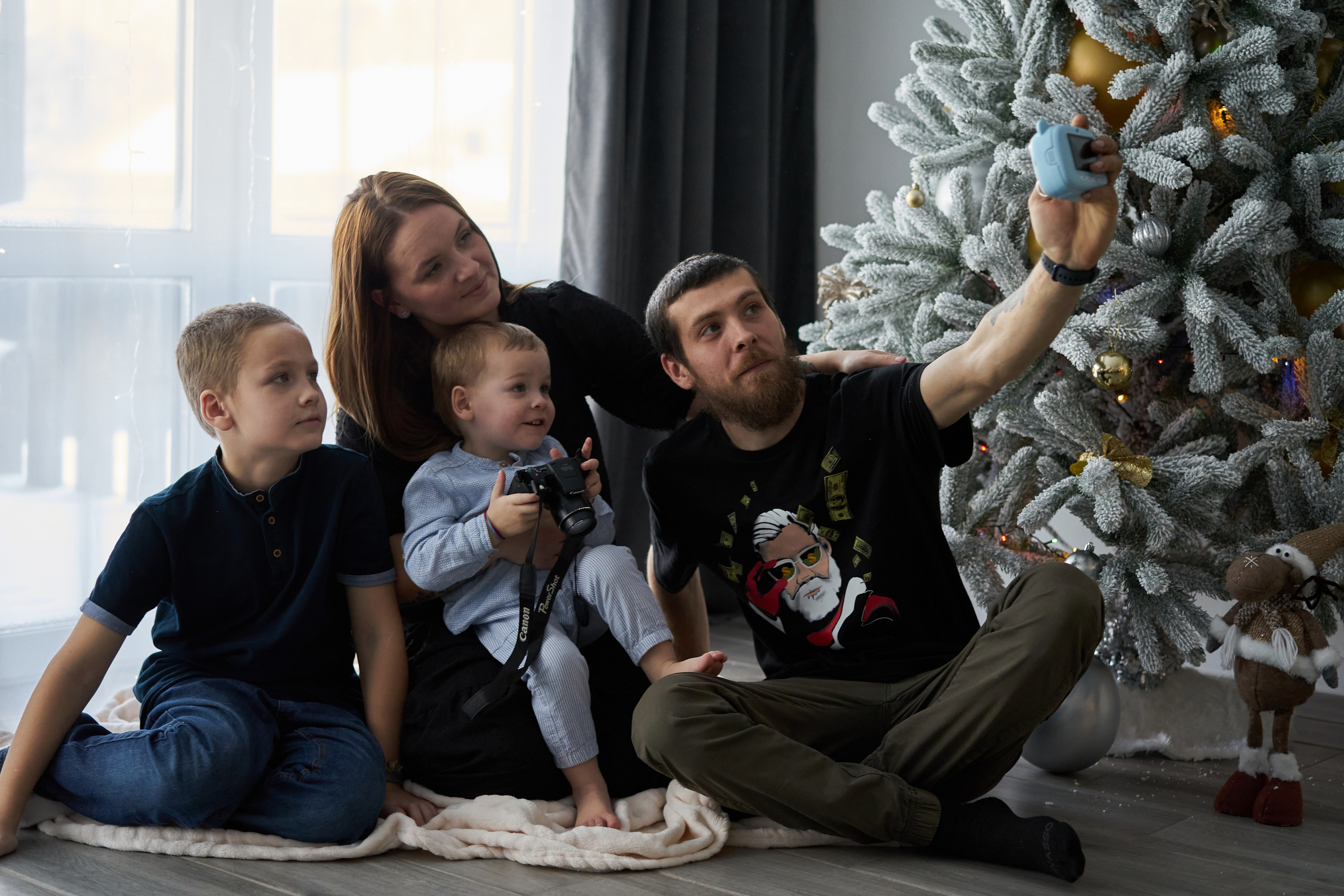 Семейная фотосессия дома. Фотограф Екатеринбург Кокшарова Александра