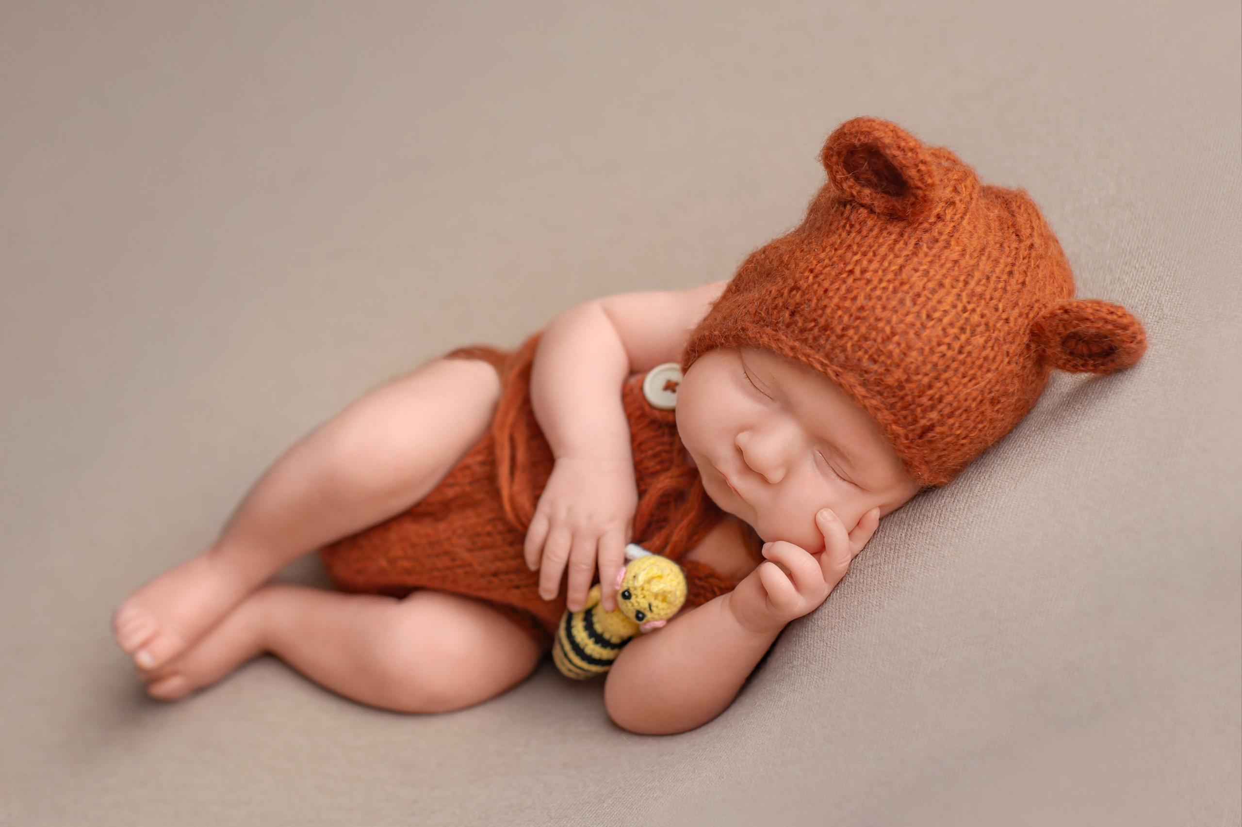 Новорождённые. Оля Март. Фотограф новорождённых город Лида. Фотограф на годик в Лиде