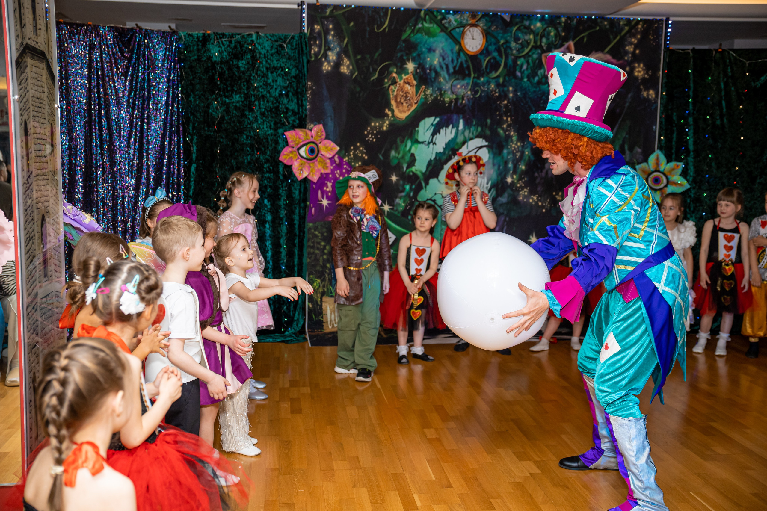 Фотосъемка детского выступления «Алиса в стране чудес». Ирина Носова - семейный и детский фотограф
