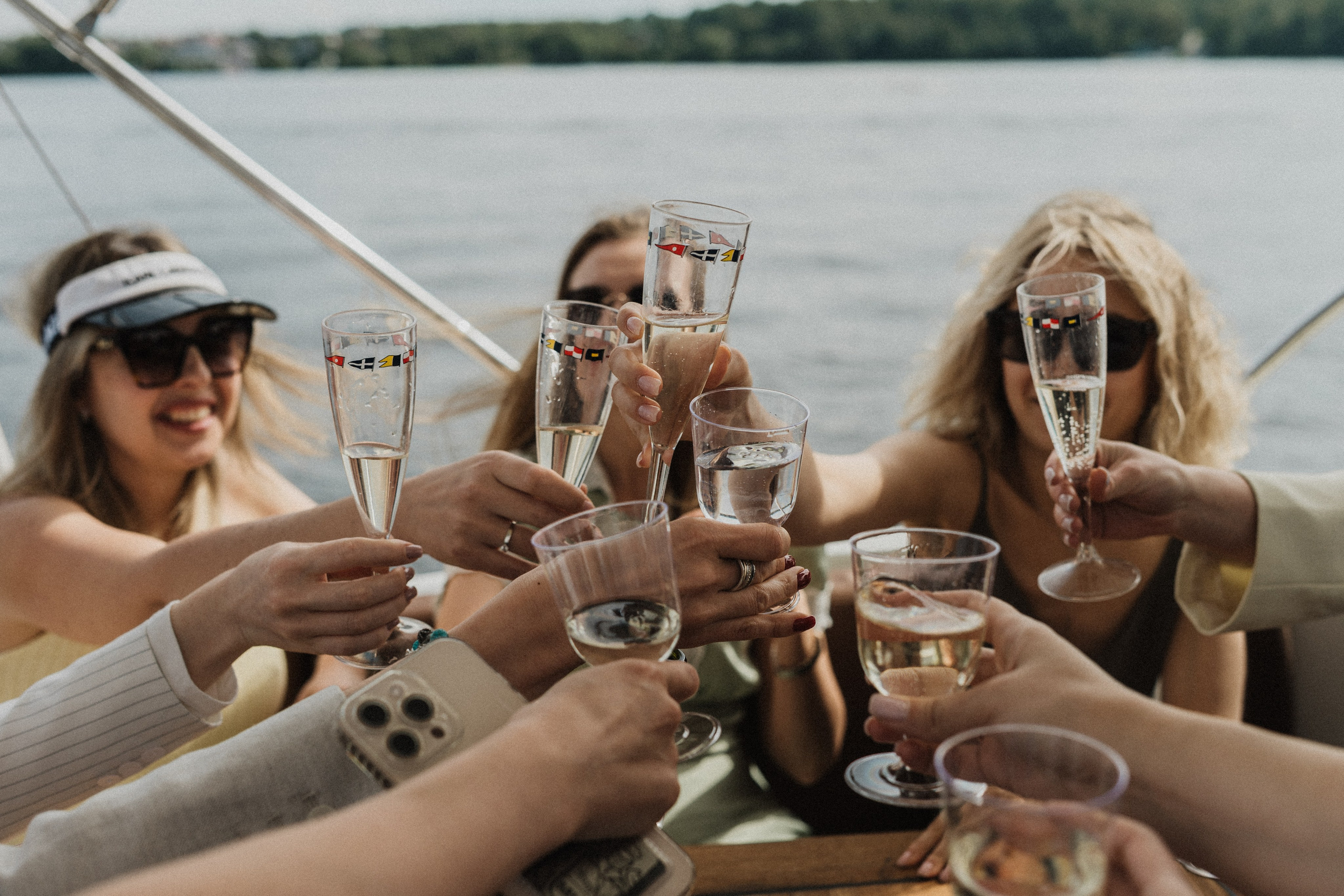 Девичник на яхте. Фотограф в Москве Ангелина Ким