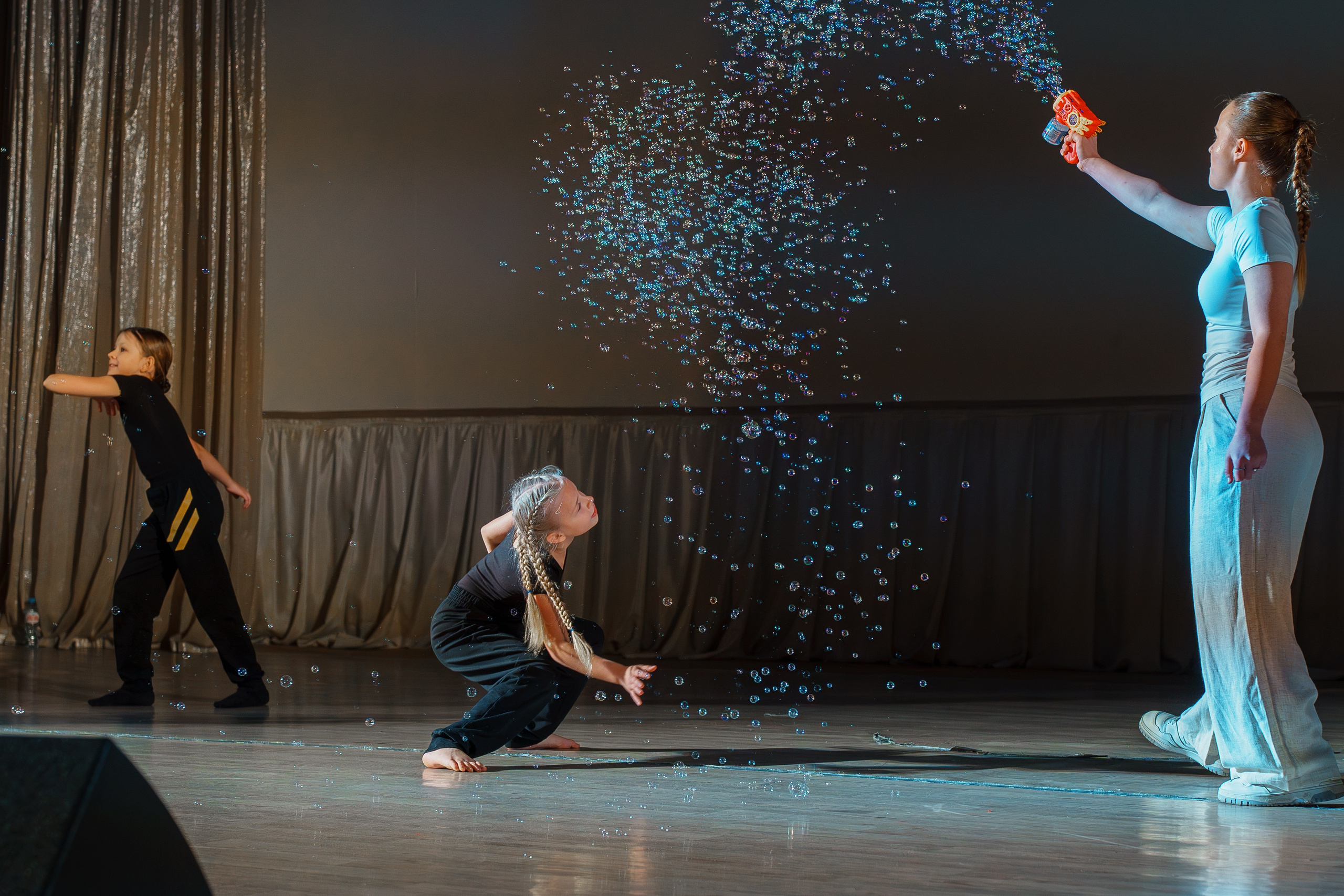 Танцевальный конкурс, репортаж. Фотограф видеограф Геннадий Янбаев в Сочи, Краснодаре