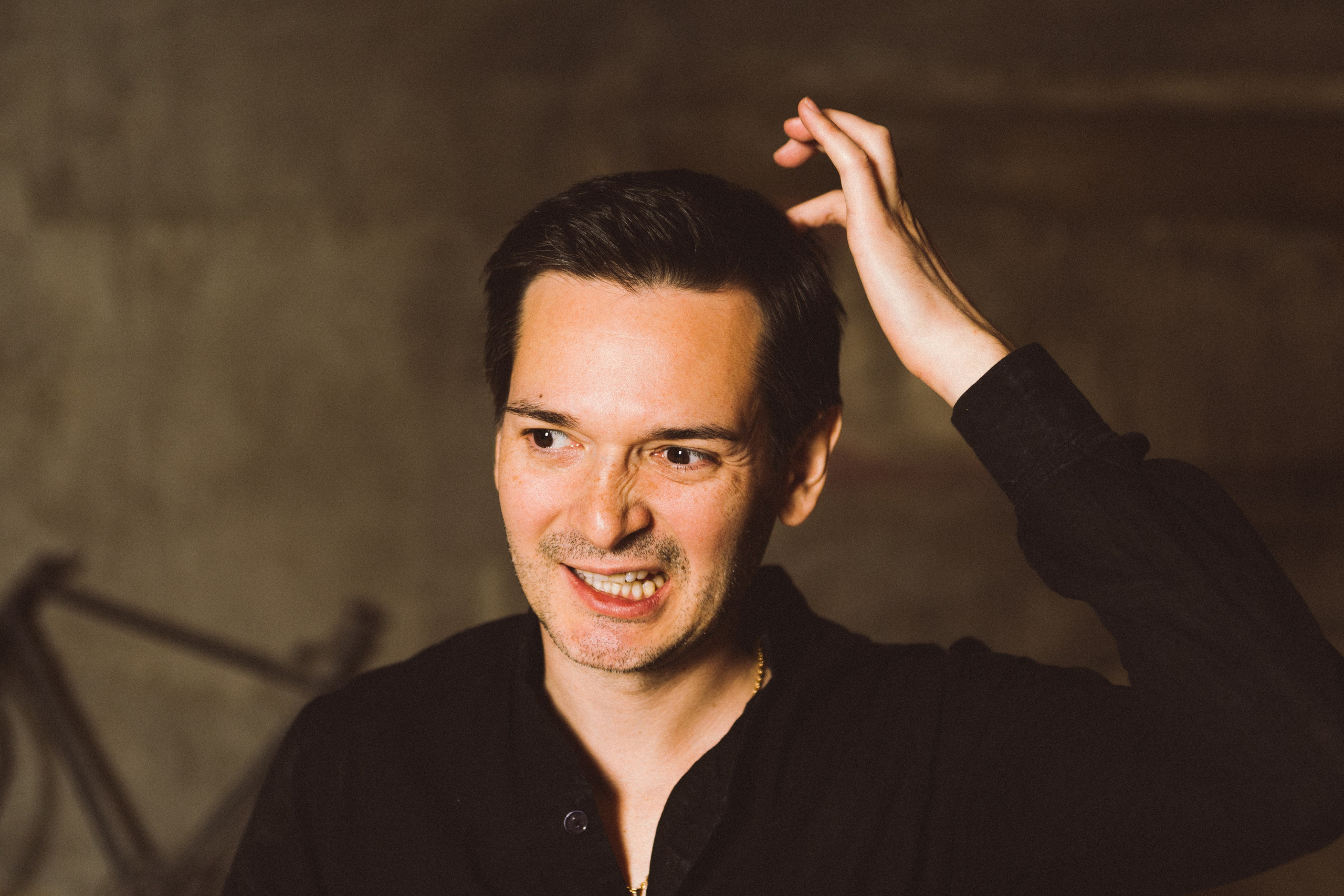 Александр. Студия