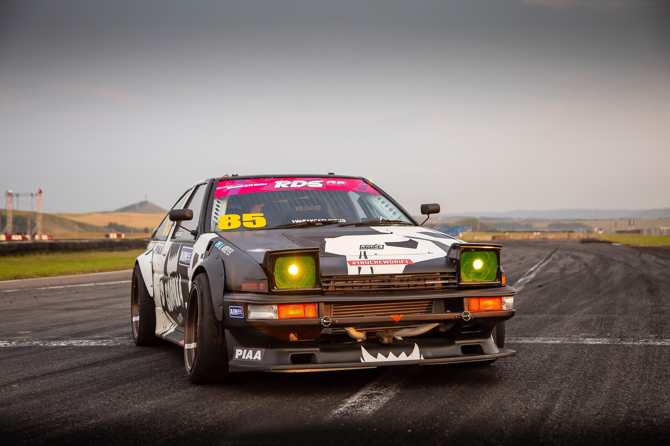 Обучение дрифту на гоночной машине Toyota AE86 V8 в Алматы