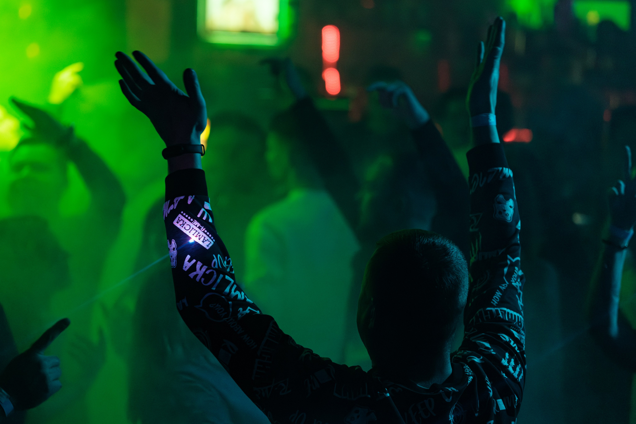 Вечеринка в клубе «Сова». Концерт группы «Инфинити». Профессиональный фотограф в Москве и МО Денис Кулешов