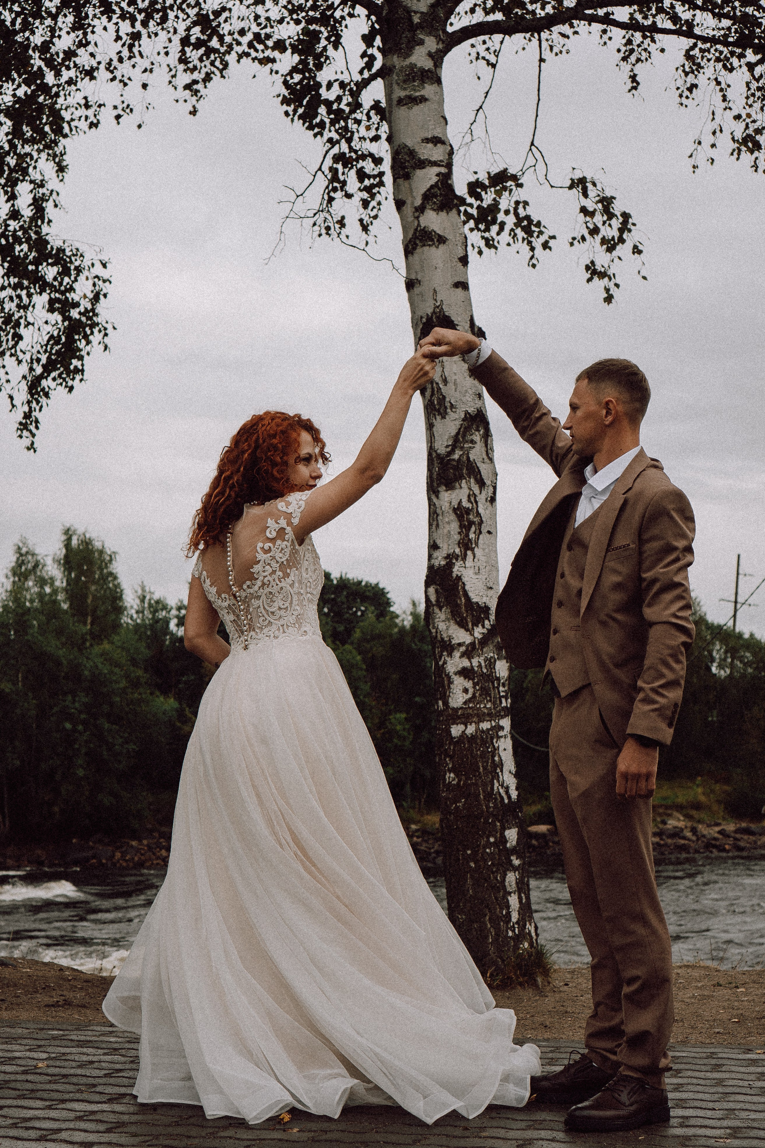 СВАДЕБНАЯ ФОТОСЕССИИЯ ПАРЫ В ГОРОДЕ ПРИОЗЕРСК В СОСНОВОМ ЛЕСУ И С ПИКАПОМ. Профессиональный фотограф, Санкт-Петербург — Виктория Богомолова