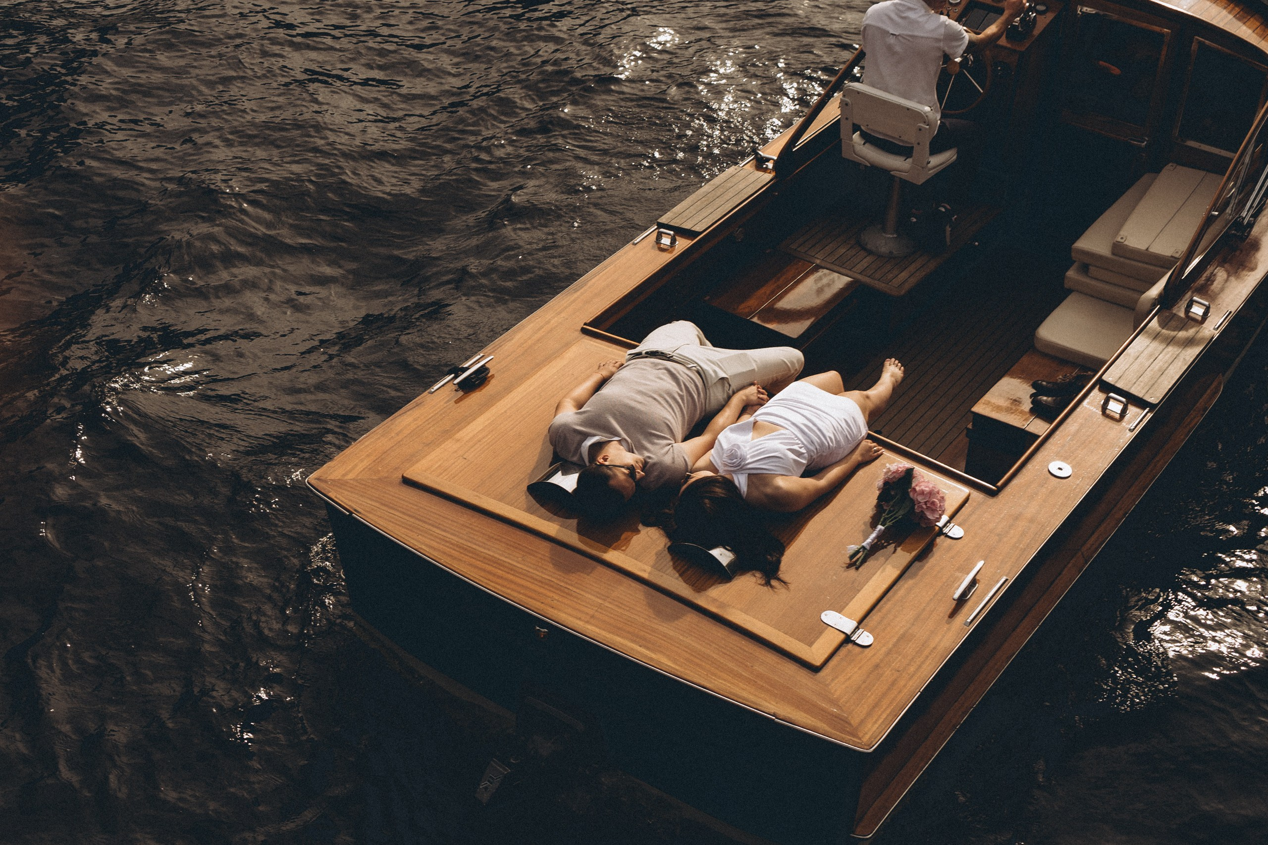 СВАДЕНБНАЯ СЬЕМКА НА КАТЕРЕ ПО КАНАЛАМ САНКТ-ПЕТЕРБУРГА И В АКВАТОРИИ НЕВЫ. Профессиональный фотограф, Санкт-Петербург — Виктория Богомолова