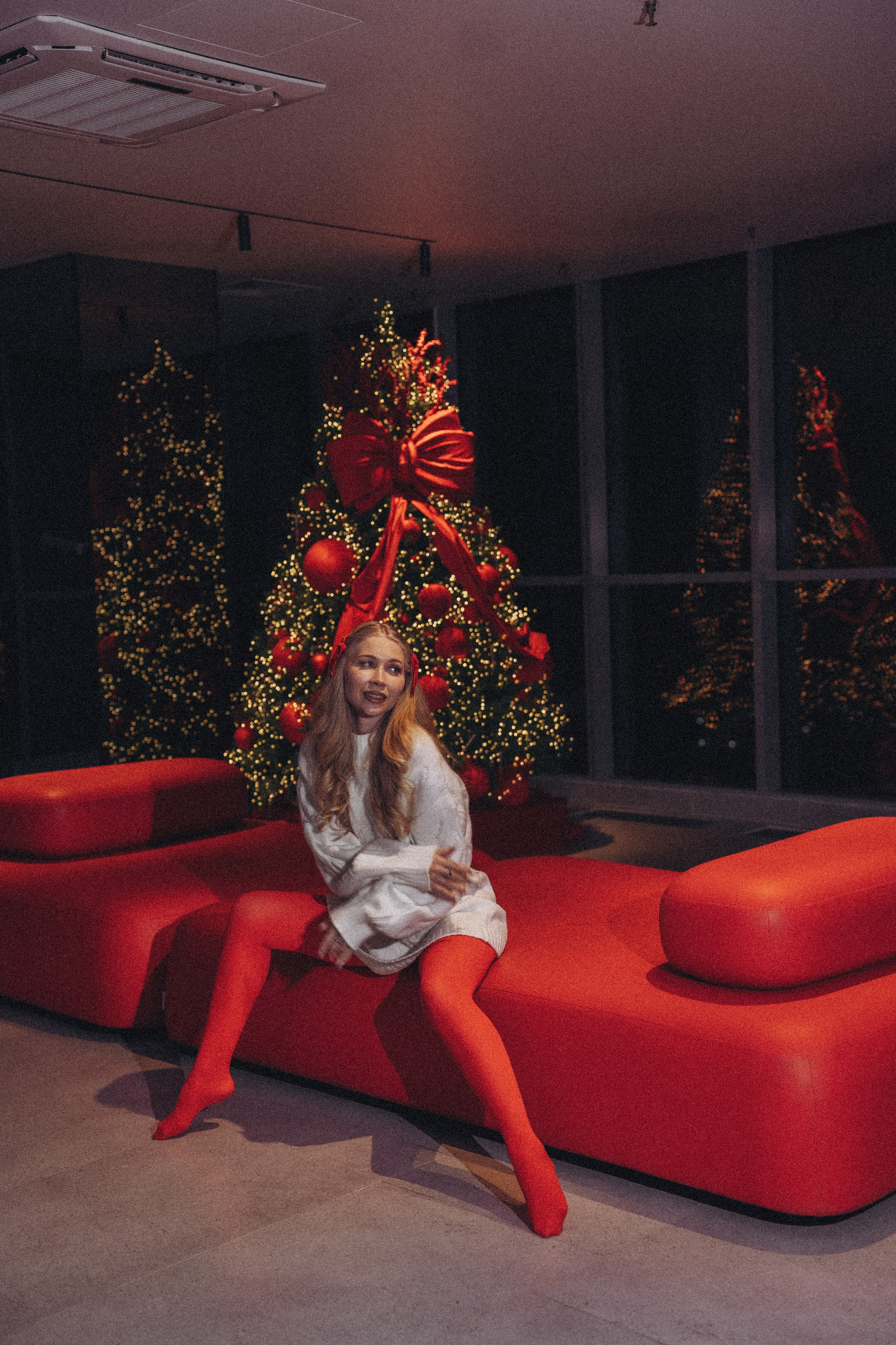 ФОТОСЕССИЯ К НОВОМУ ГОДУ В СТУДИИ С ЕЛОЧКОЙ КРАСИВЫЙ ОБРАЗ. Профессиональный фотограф, Санкт-Петербург — Виктория Богомолова