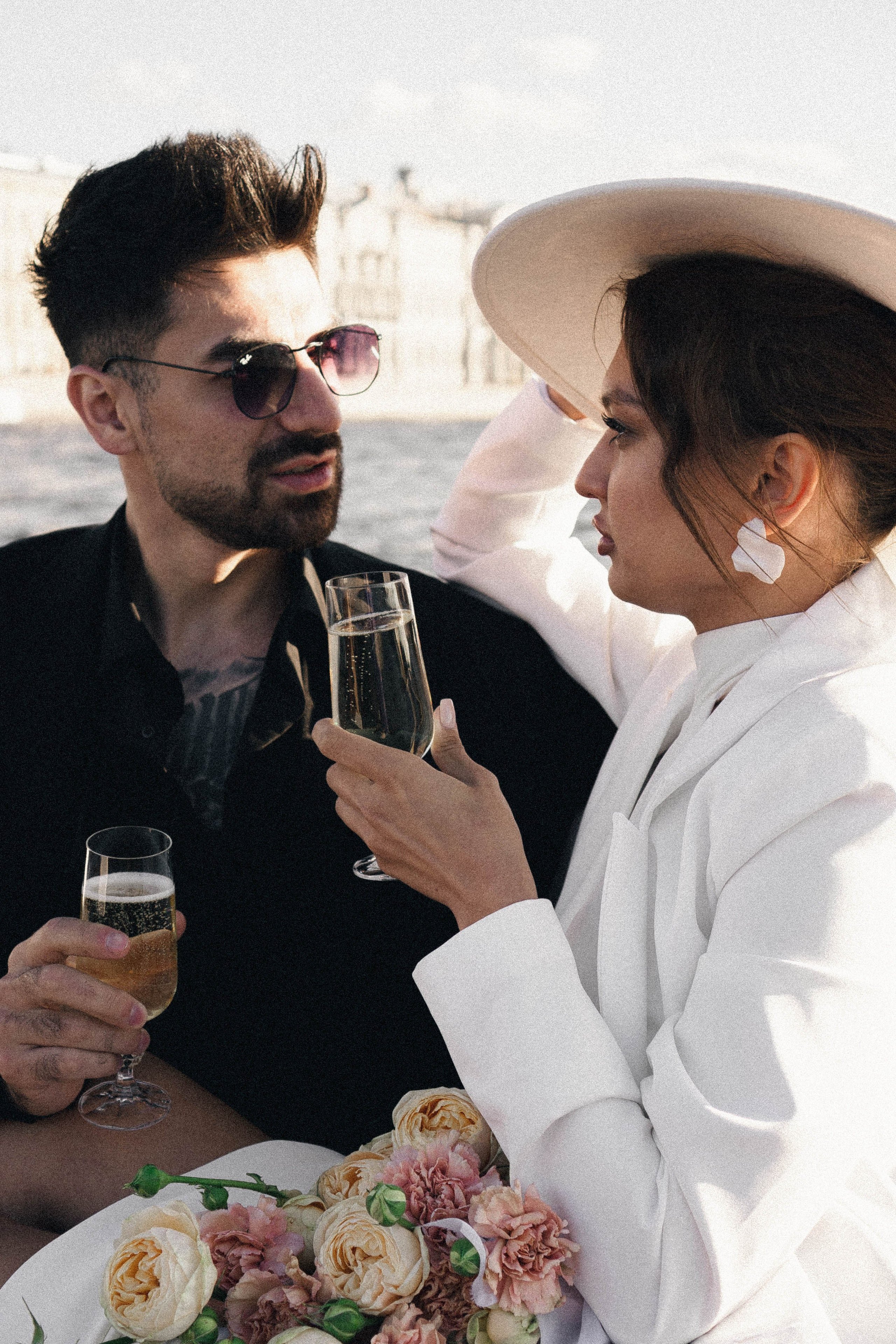 СВАДЕНБНАЯ СЬЕМКА НА КАТЕРЕ ПО КАНАЛАМ САНКТ-ПЕТЕРБУРГА И В АКВАТОРИИ НЕВЫ. Профессиональный фотограф, Санкт-Петербург — Виктория Богомолова