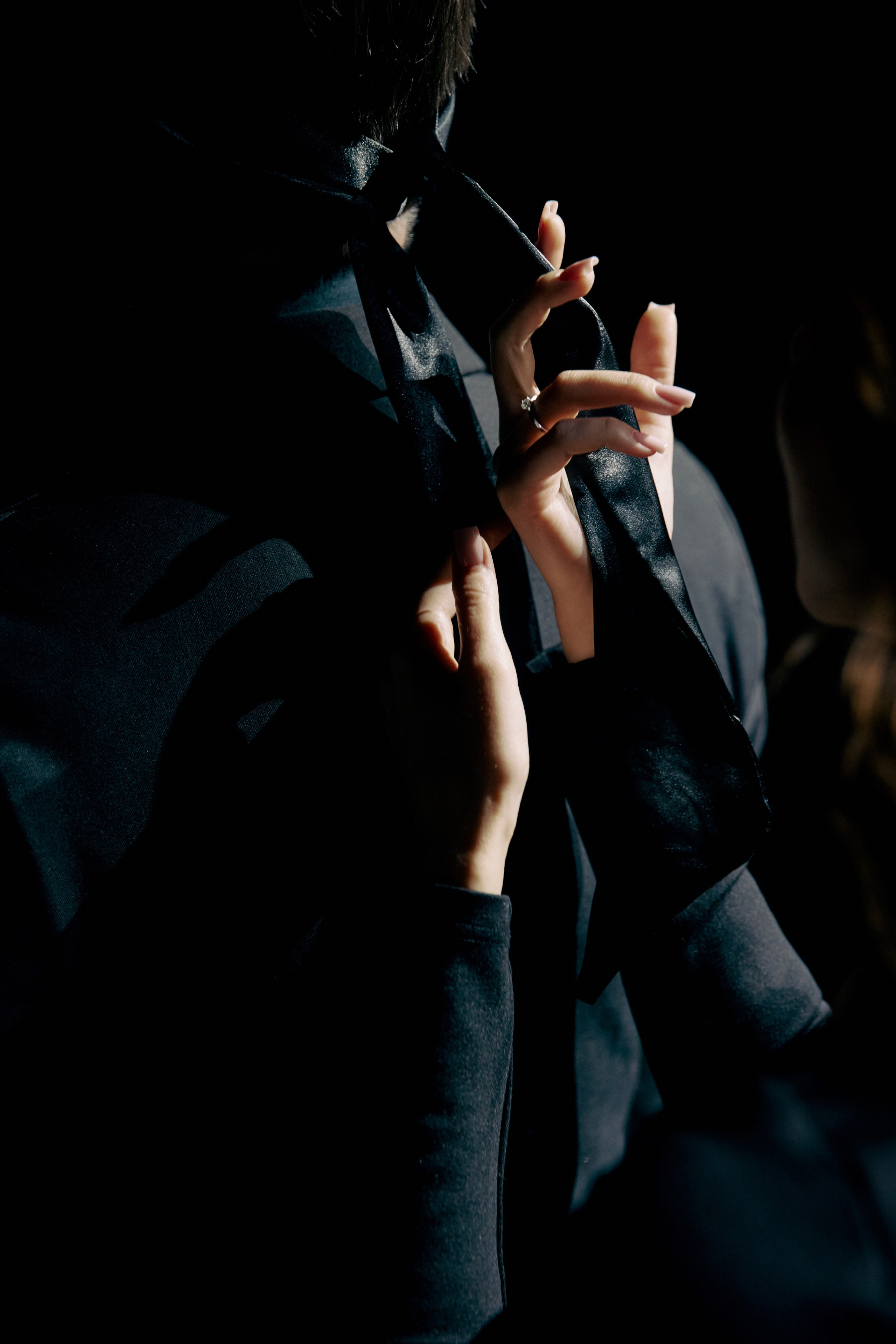 A MIRROR IS ONLY A HEART.preamble